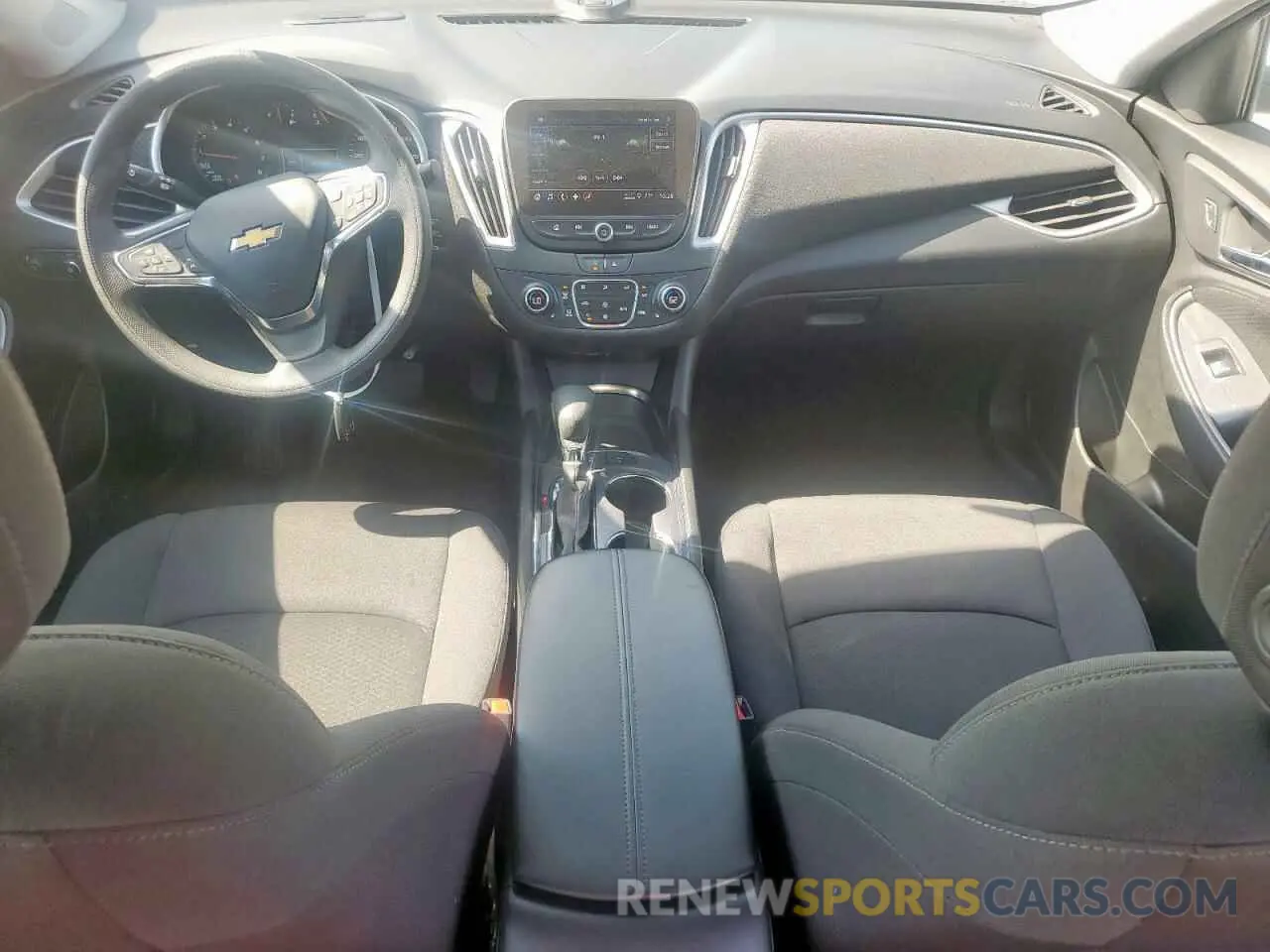 8 fotografías del automóvil dañado 1G1ZD5ST4RF117406 CHEVROLET MALIBU 2024