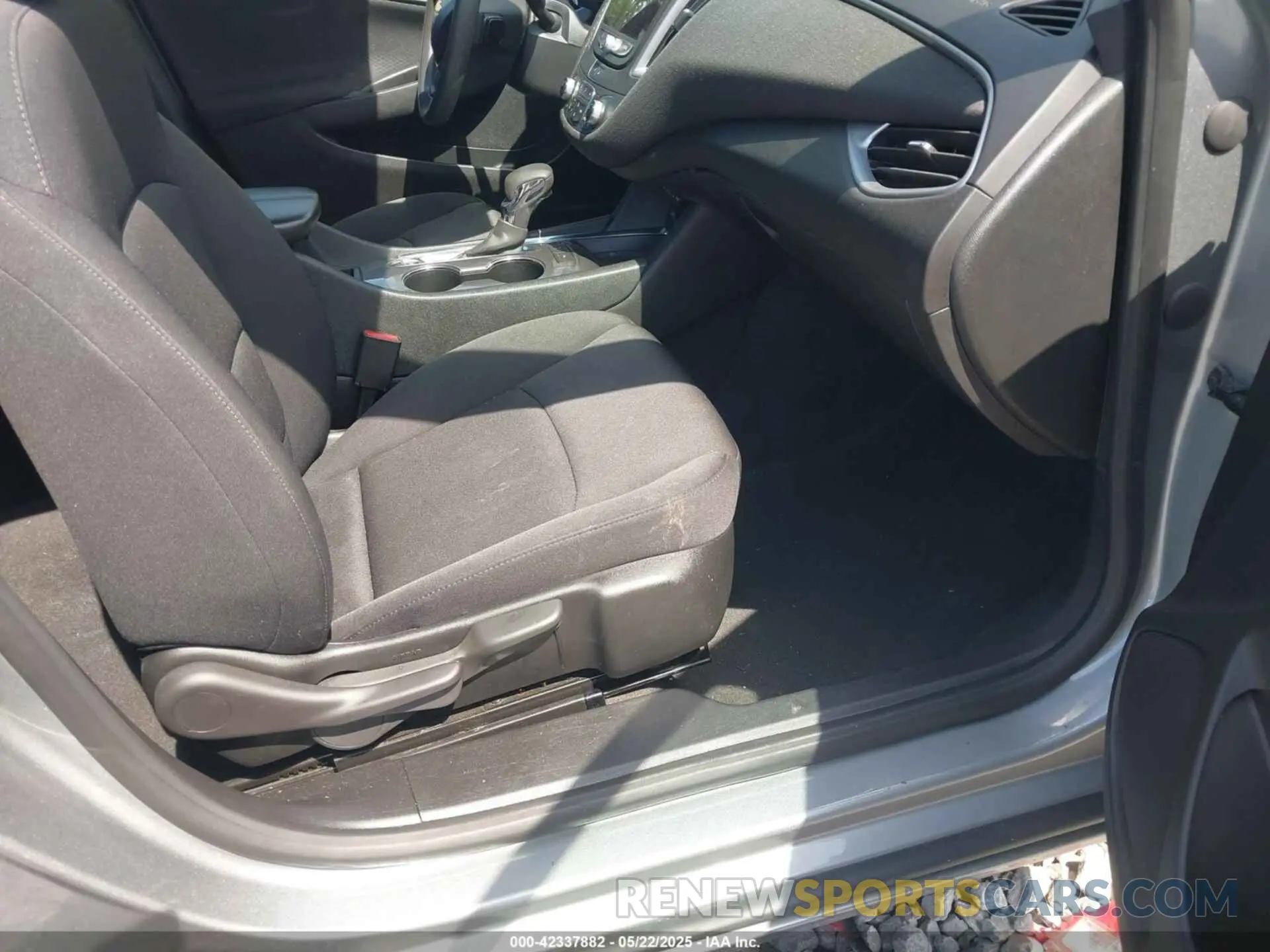 5 fotografías del automóvil dañado 1G1ZD5ST8RF131776 CHEVROLET MALIBU 2024