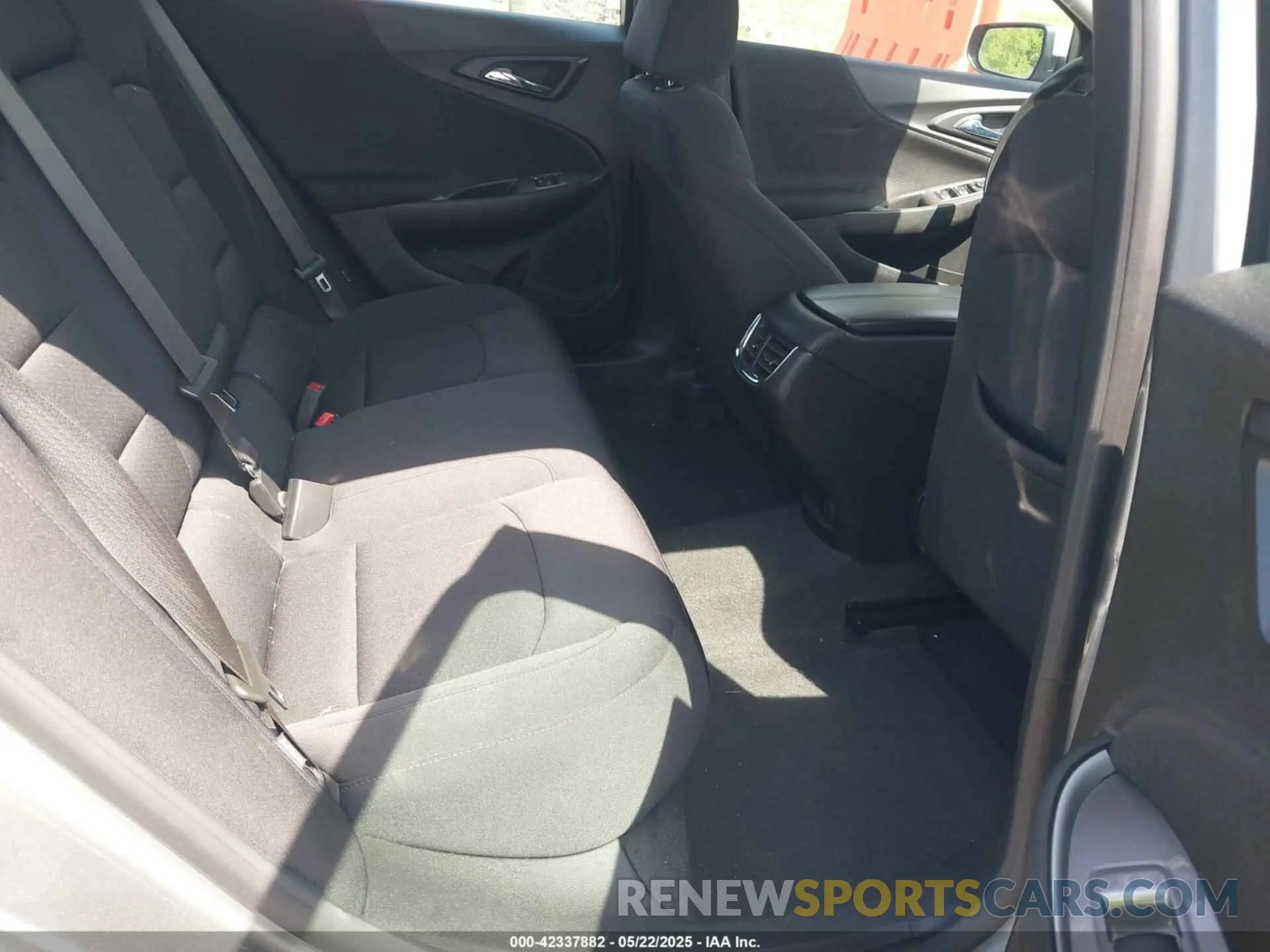8 fotografías del automóvil dañado 1G1ZD5ST8RF131776 CHEVROLET MALIBU 2024