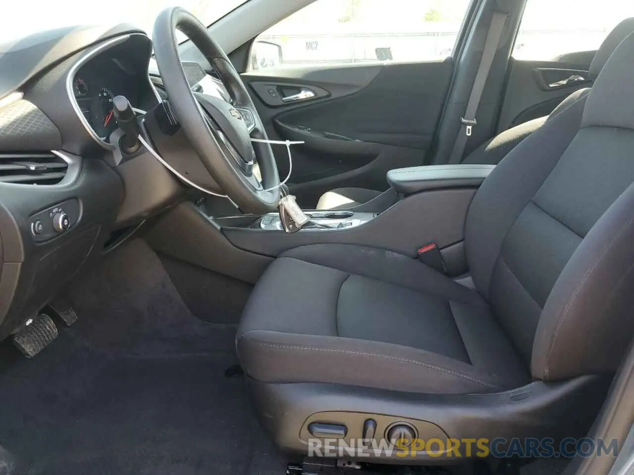 7 fotografías del automóvil dañado 1G1ZD5ST8RF184624 CHEVROLET MALIBU 2024