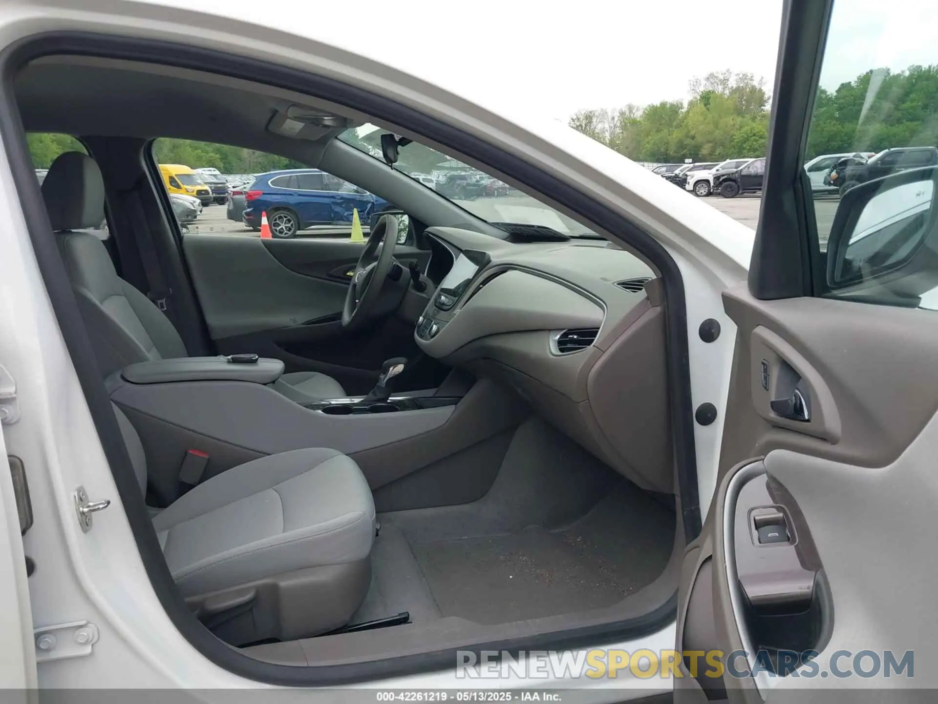 5 fotografías del automóvil dañado 1G1ZD5ST9RF127736 CHEVROLET MALIBU 2024