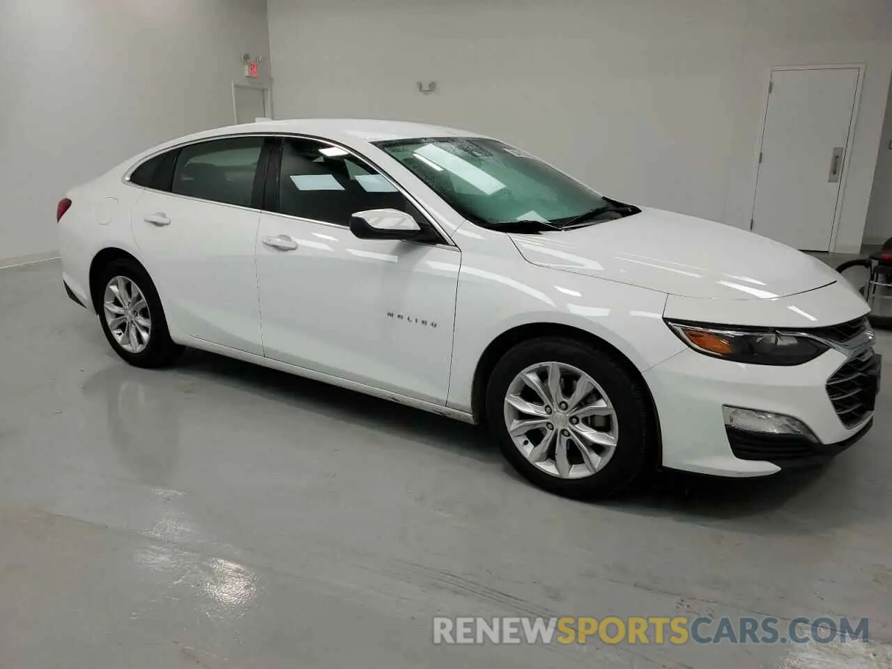 4 fotografías del automóvil dañado 1G1ZD5ST9RF217369 CHEVROLET MALIBU 2024