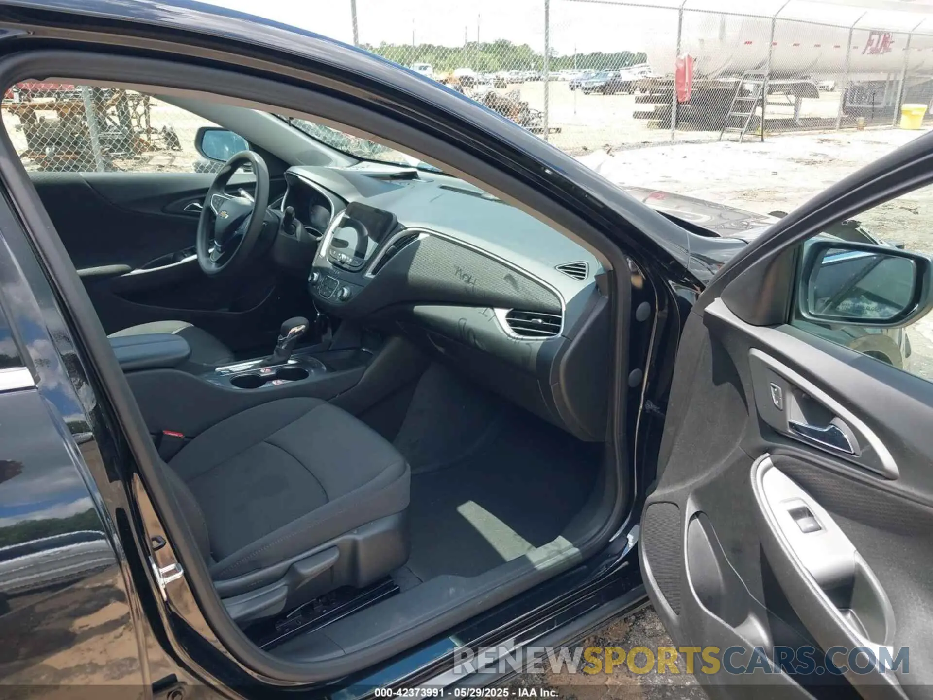 5 fotografías del automóvil dañado 1G1ZD5ST0SF152935 CHEVROLET MALIBU 2025
