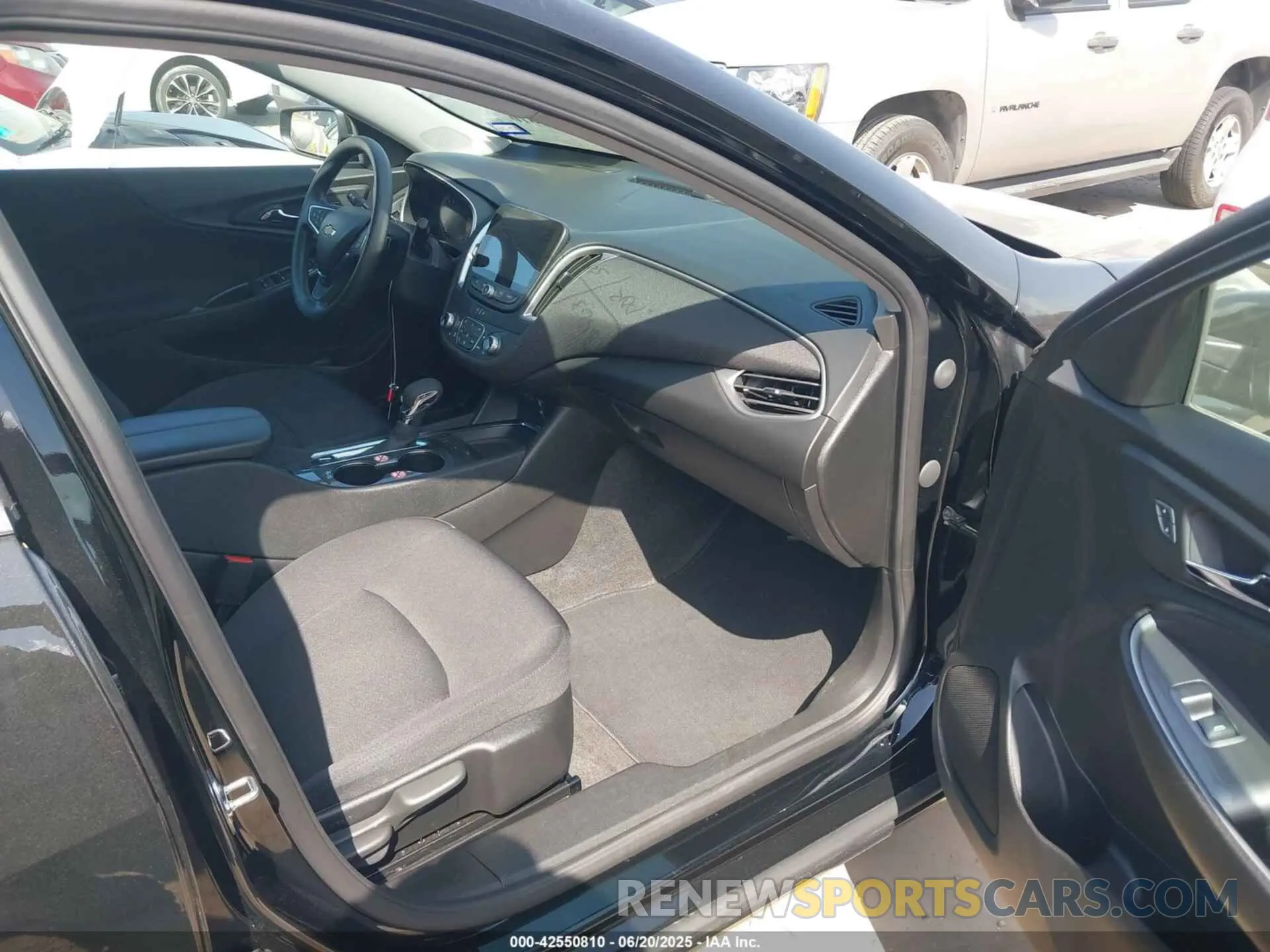 5 fotografías del automóvil dañado 1G1ZD5ST2SF113022 CHEVROLET MALIBU 2025