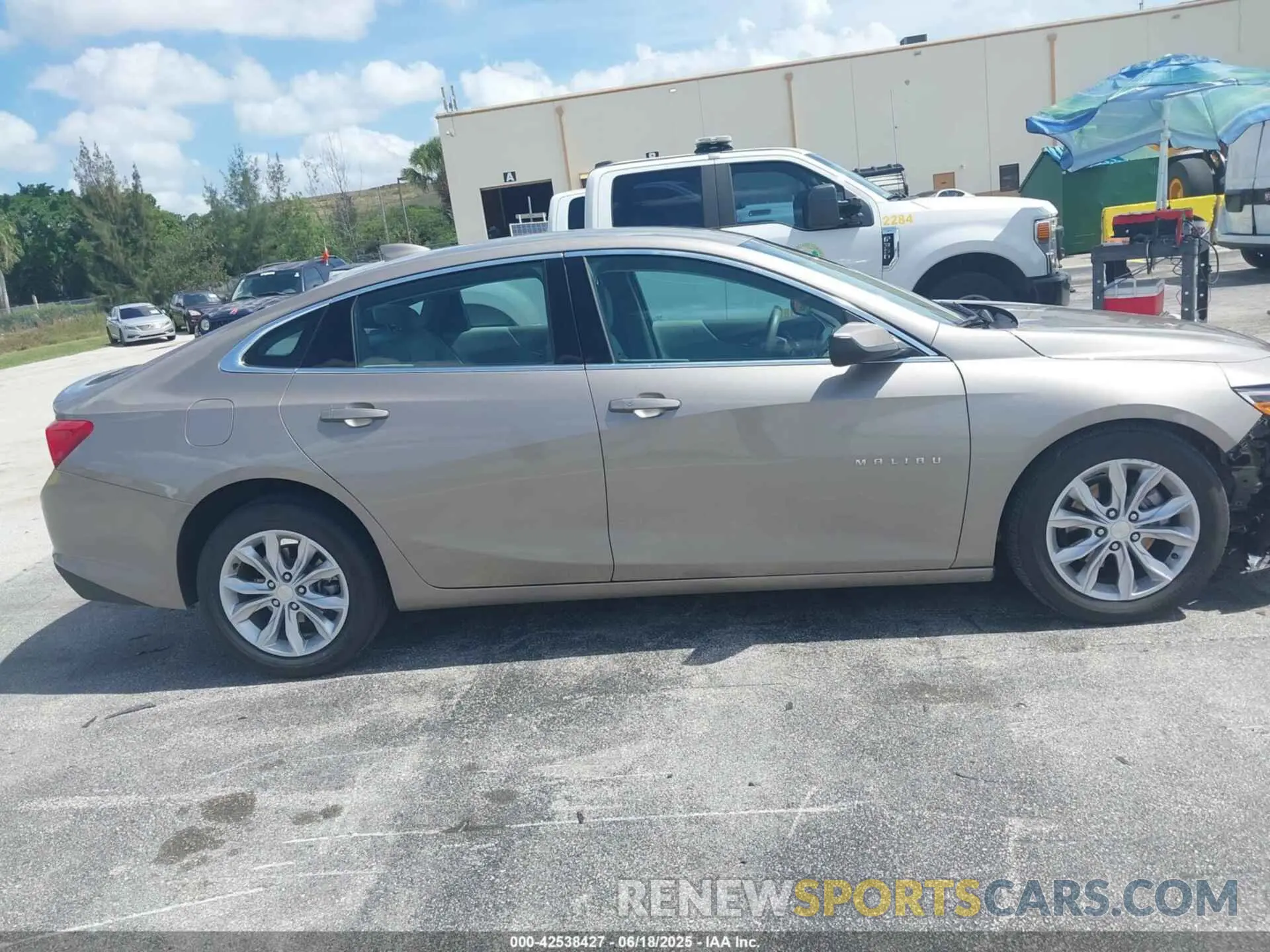 13 fotografías del automóvil dañado 1G1ZD5ST2SF148885 CHEVROLET MALIBU 2025