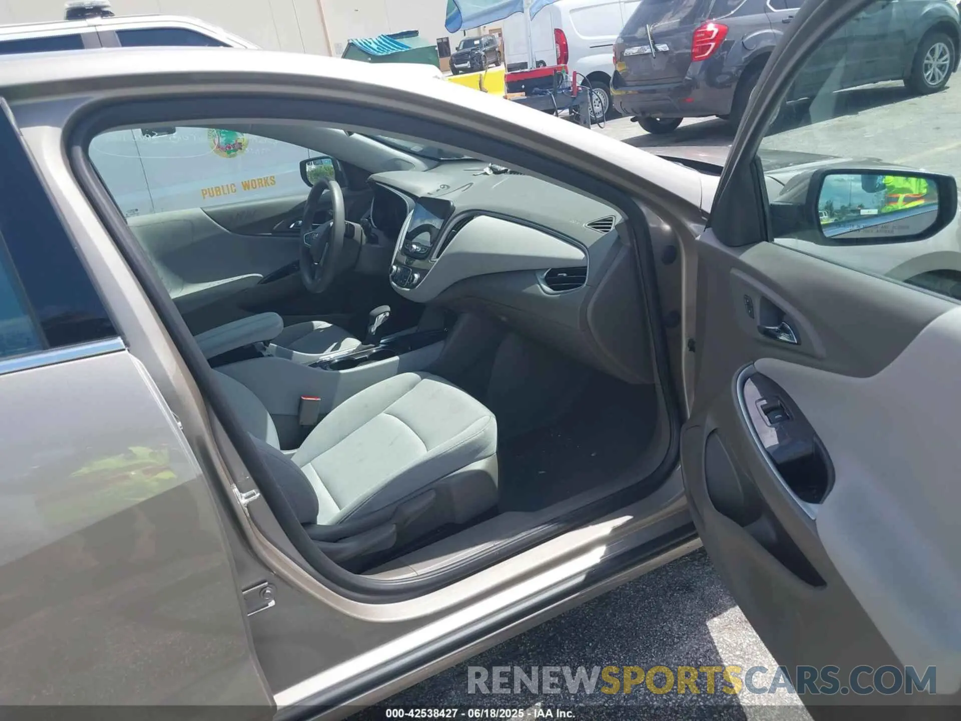 5 fotografías del automóvil dañado 1G1ZD5ST2SF148885 CHEVROLET MALIBU 2025
