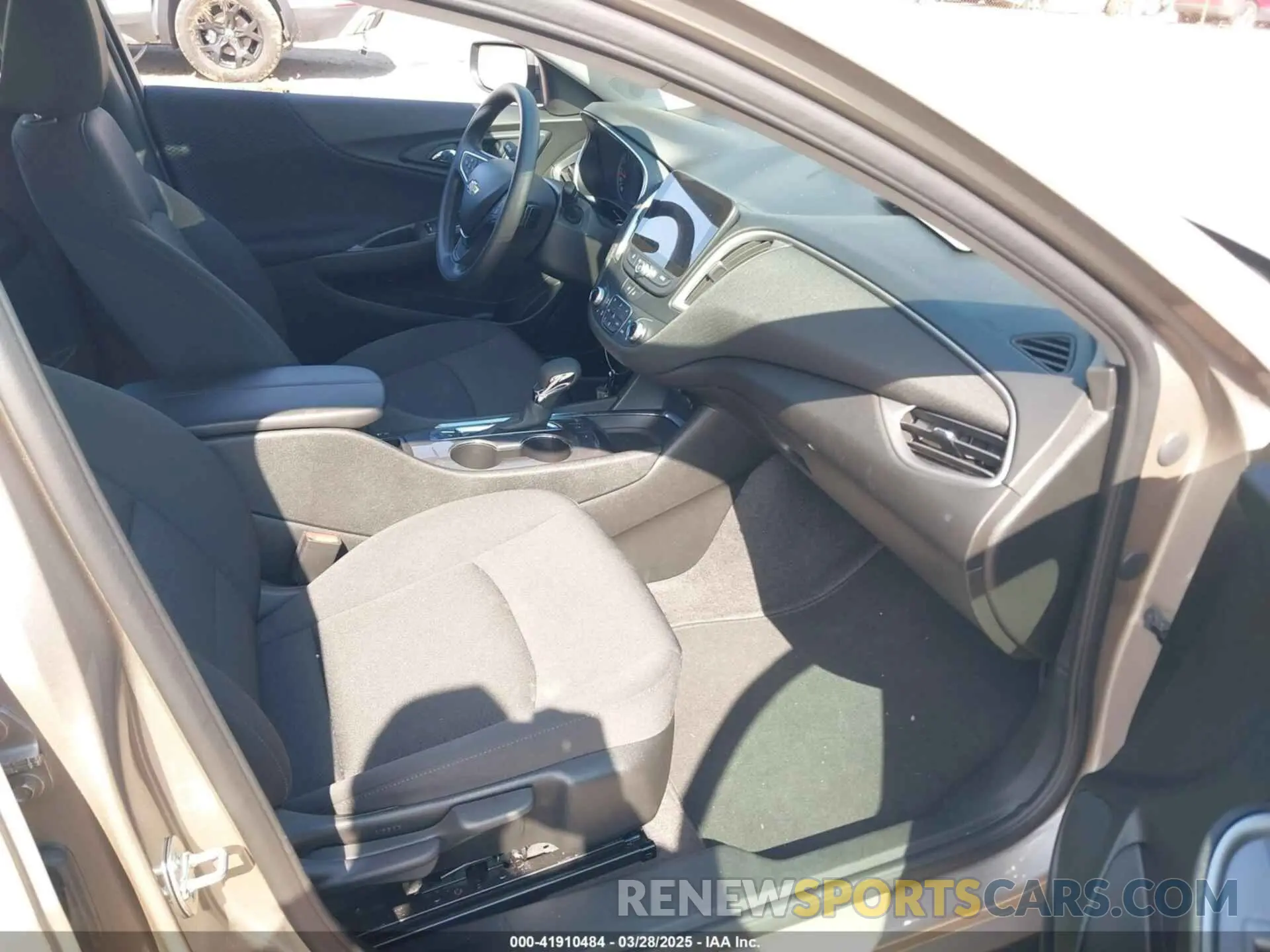 5 fotografías del automóvil dañado 1G1ZD5ST3SF119122 CHEVROLET MALIBU 2025