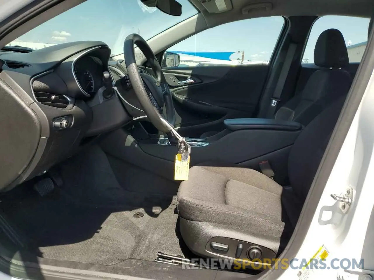 7 fotografías del automóvil dañado 1G1ZD5ST3SF128340 CHEVROLET MALIBU 2025