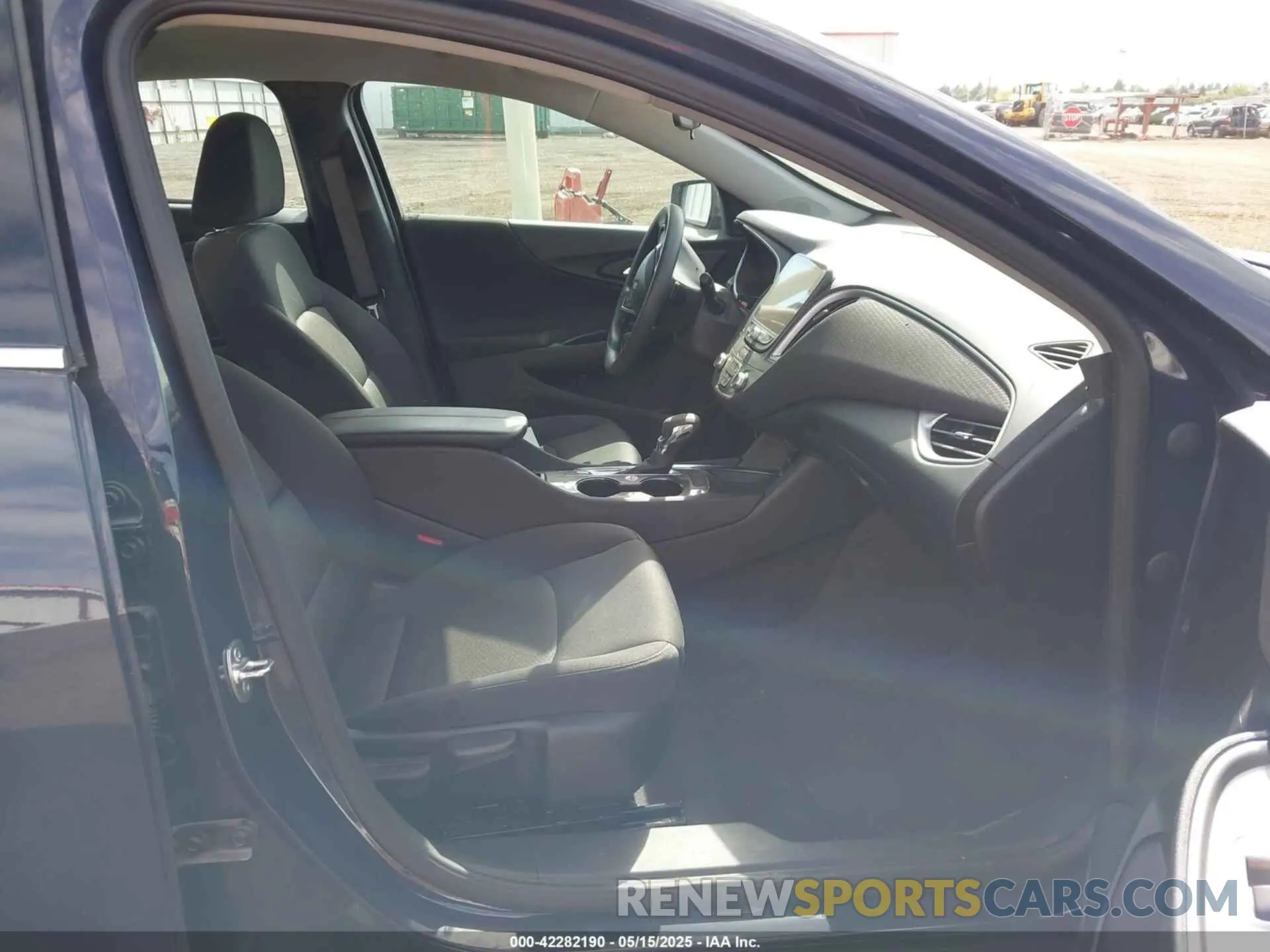 5 fotografías del automóvil dañado 1G1ZD5ST3SF139662 CHEVROLET MALIBU 2025