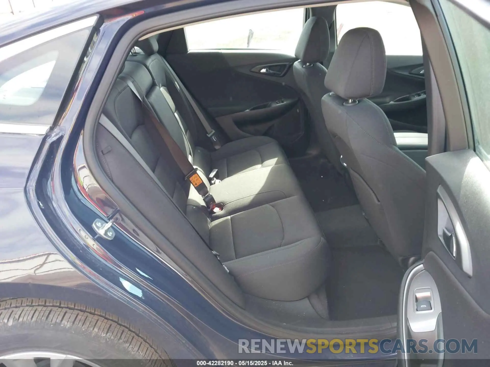 8 fotografías del automóvil dañado 1G1ZD5ST3SF139662 CHEVROLET MALIBU 2025