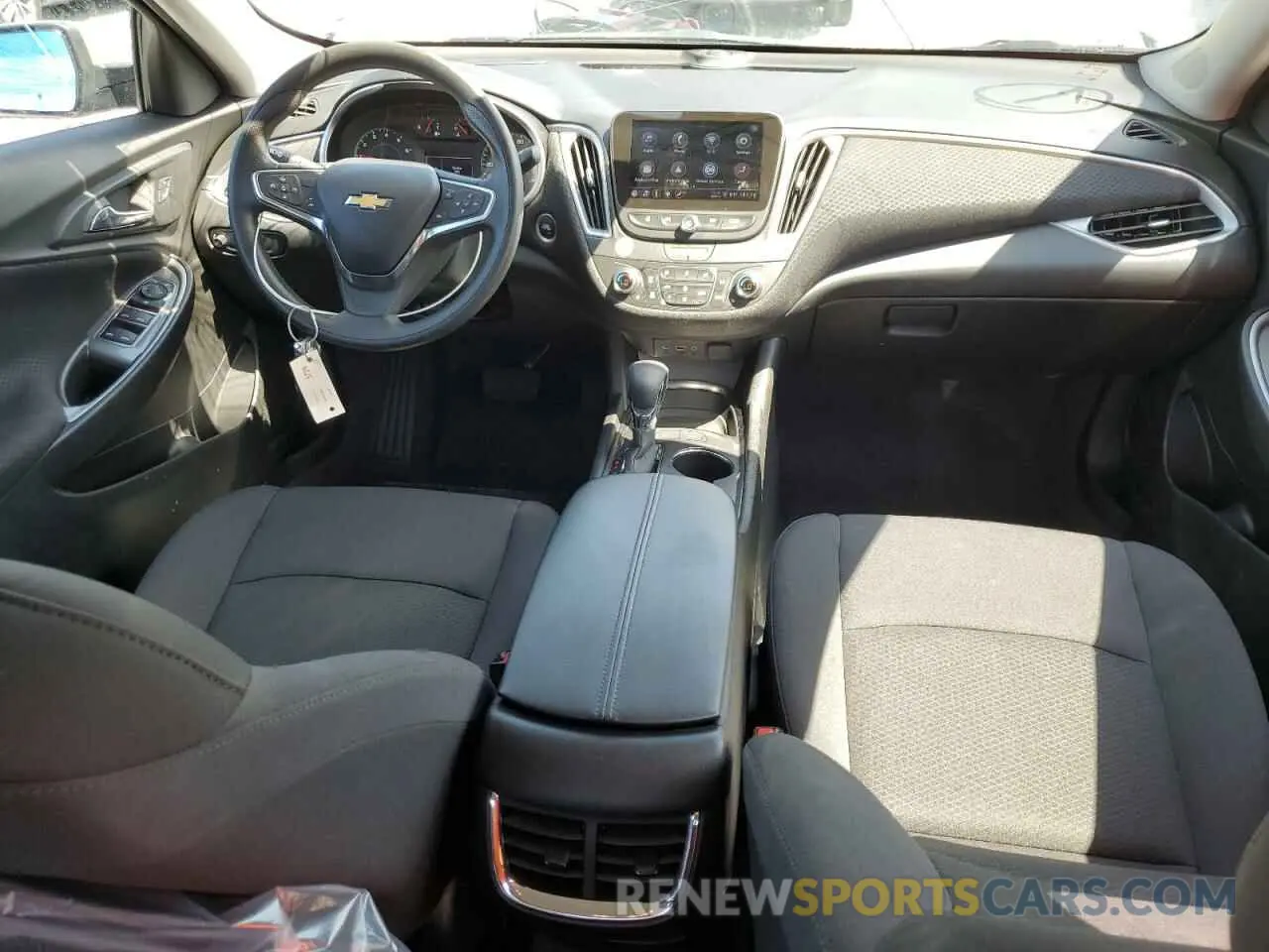 8 fotografías del automóvil dañado 1G1ZD5ST4SF124930 CHEVROLET MALIBU 2025
