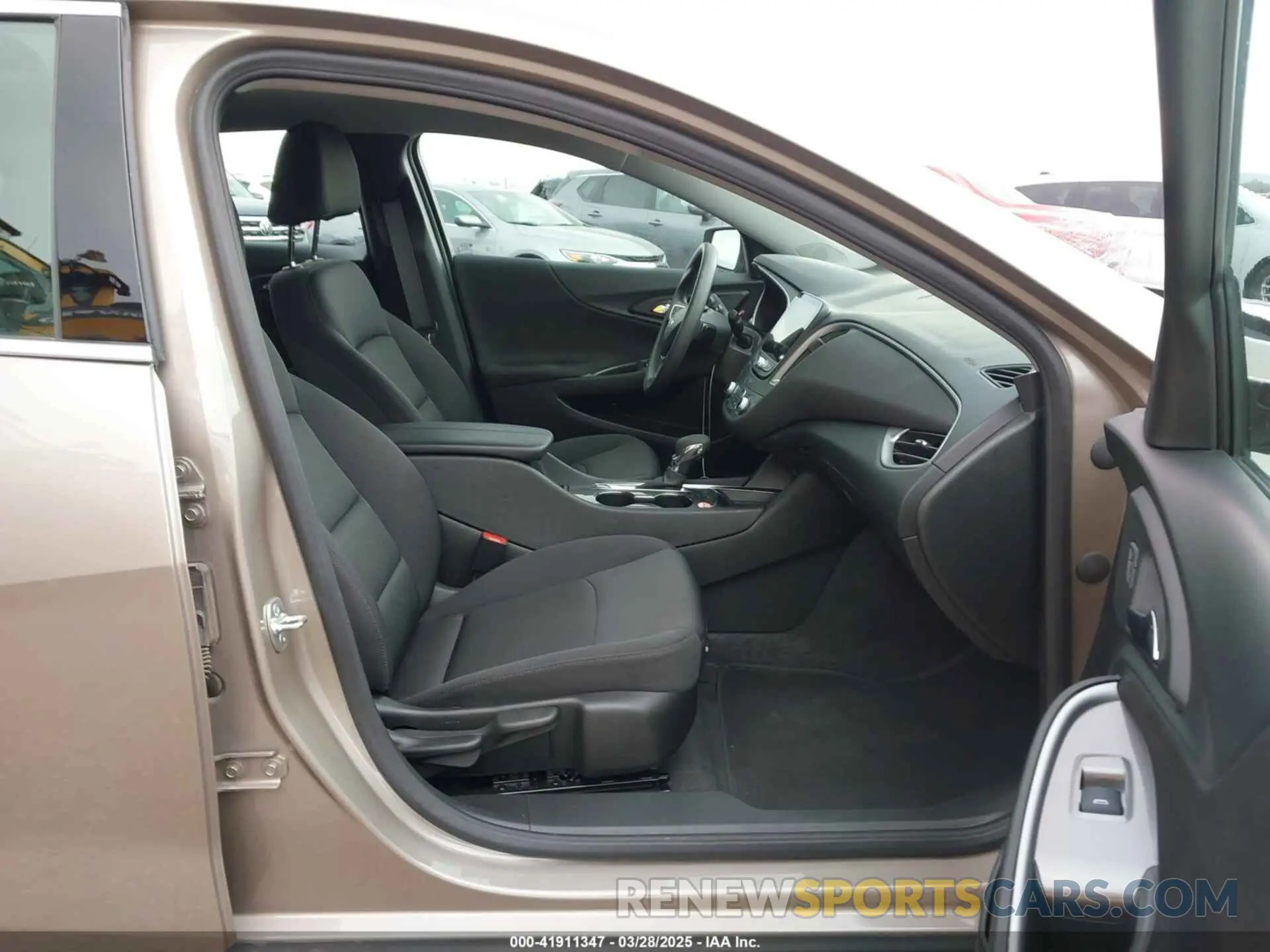 5 fotografías del automóvil dañado 1G1ZD5ST4SF135135 CHEVROLET MALIBU 2025