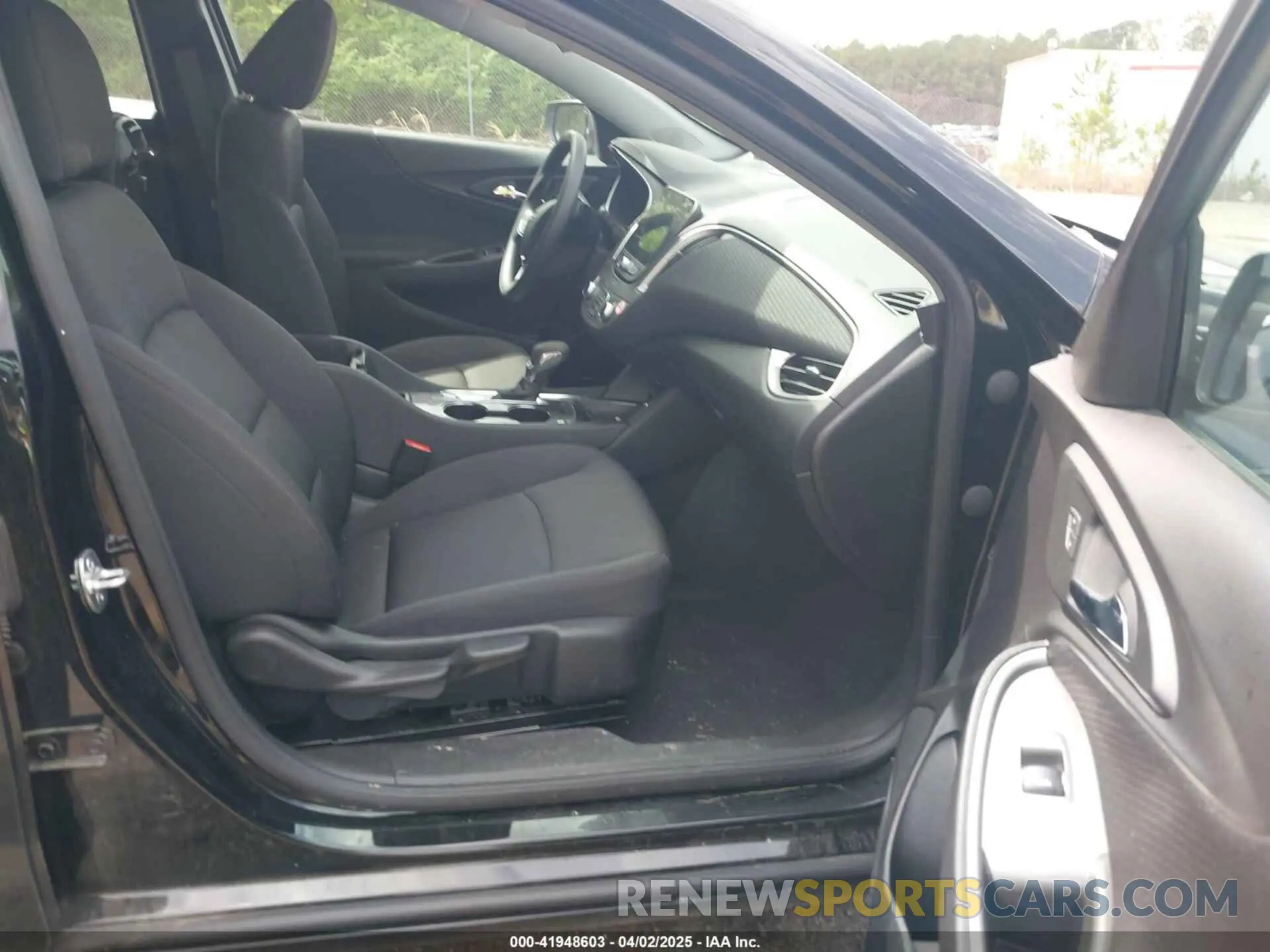 5 fotografías del automóvil dañado 1G1ZD5ST5SF144989 CHEVROLET MALIBU 2025