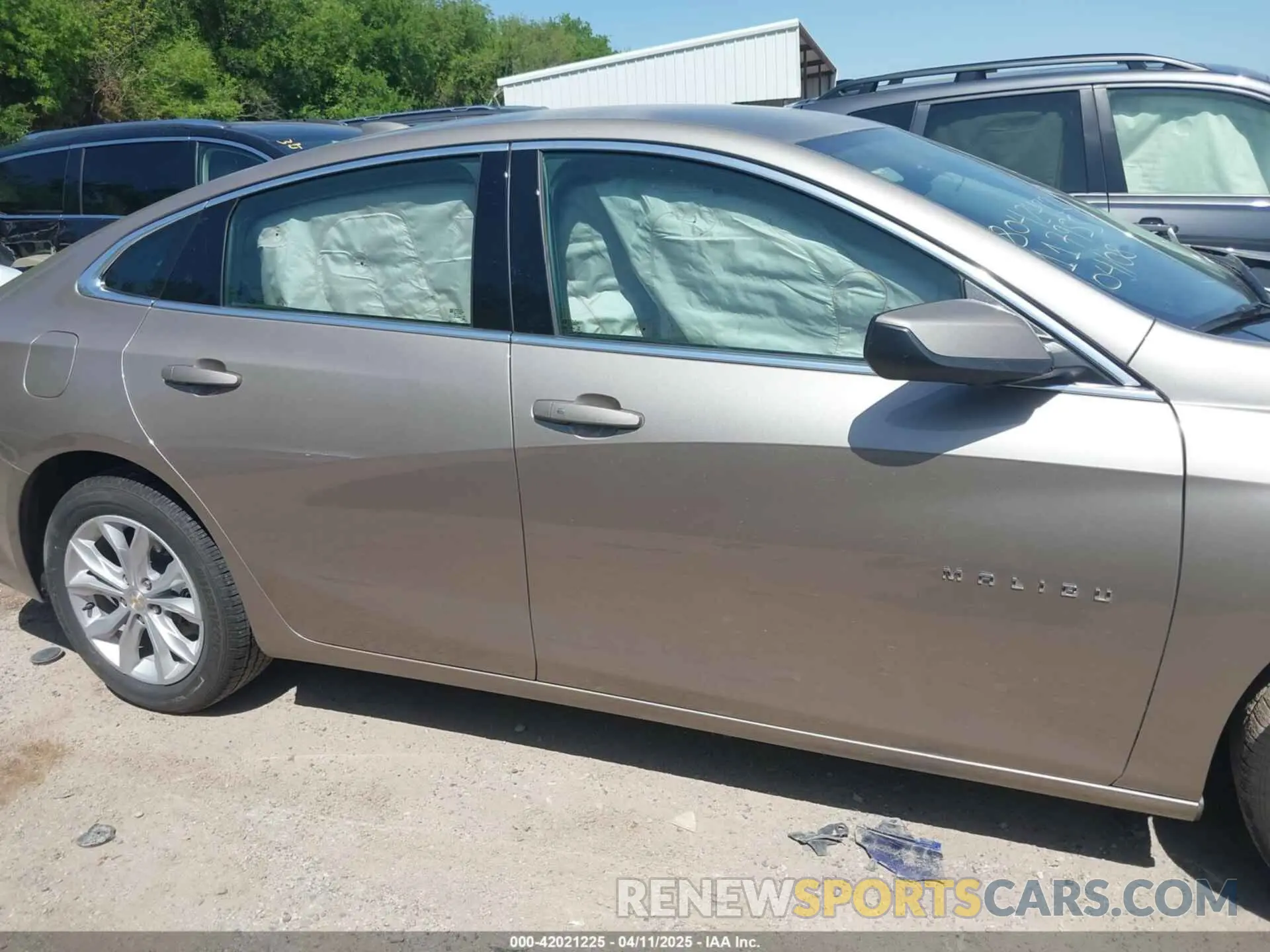13 fotografías del automóvil dañado 1G1ZD5ST7SF117955 CHEVROLET MALIBU 2025