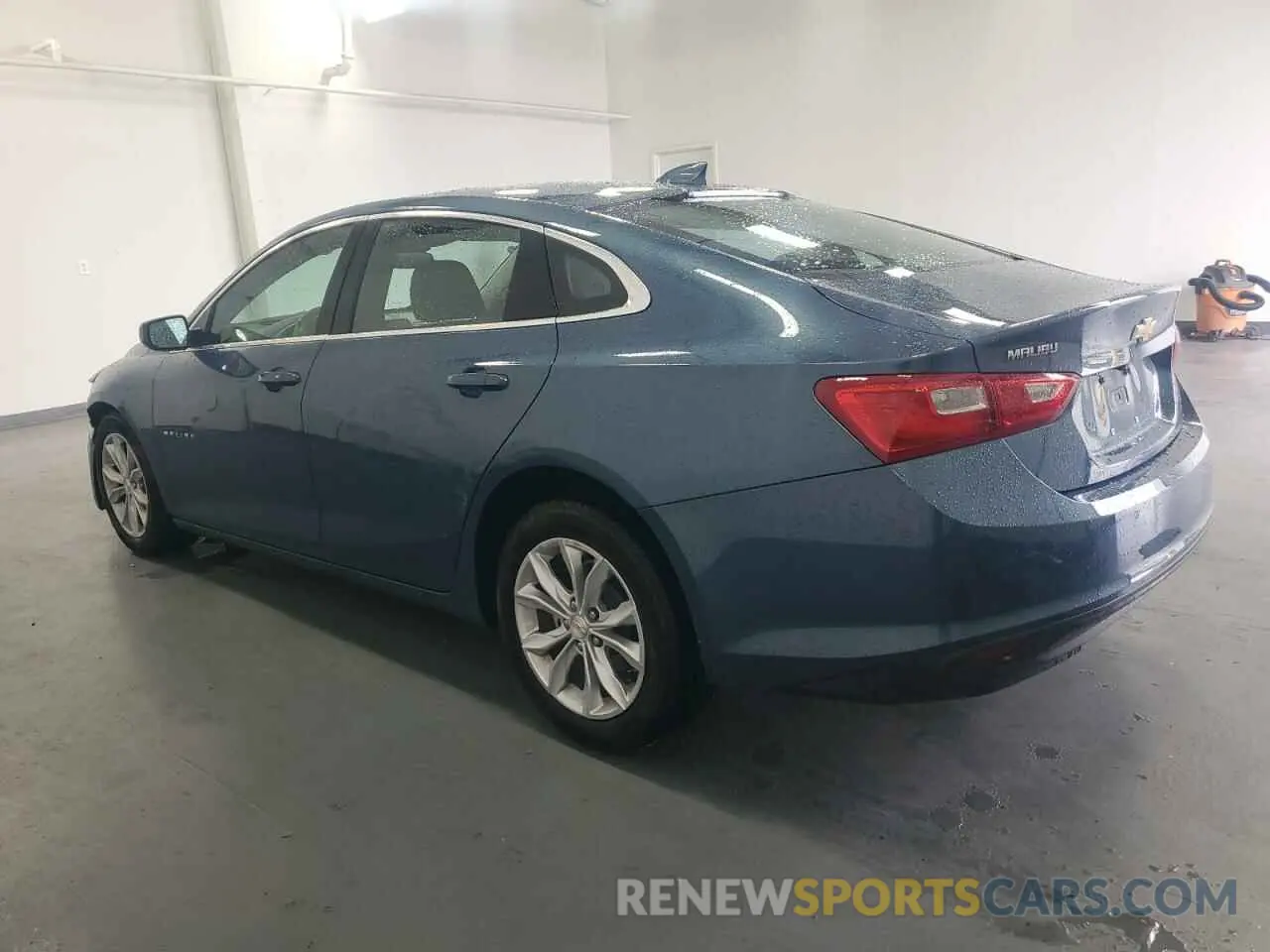 2 fotografías del automóvil dañado 1G1ZD5ST8SF129354 CHEVROLET MALIBU 2025
