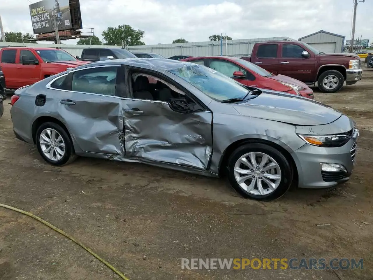4 fotografías del automóvil dañado 1G1ZD5ST8SF139365 CHEVROLET MALIBU 2025