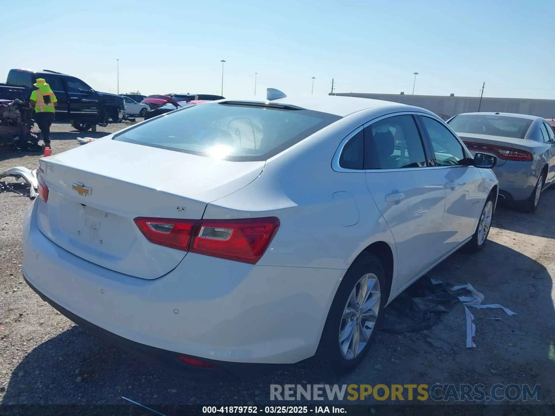 4 fotografías del automóvil dañado 1G1ZD5ST9SF157387 CHEVROLET MALIBU 2025