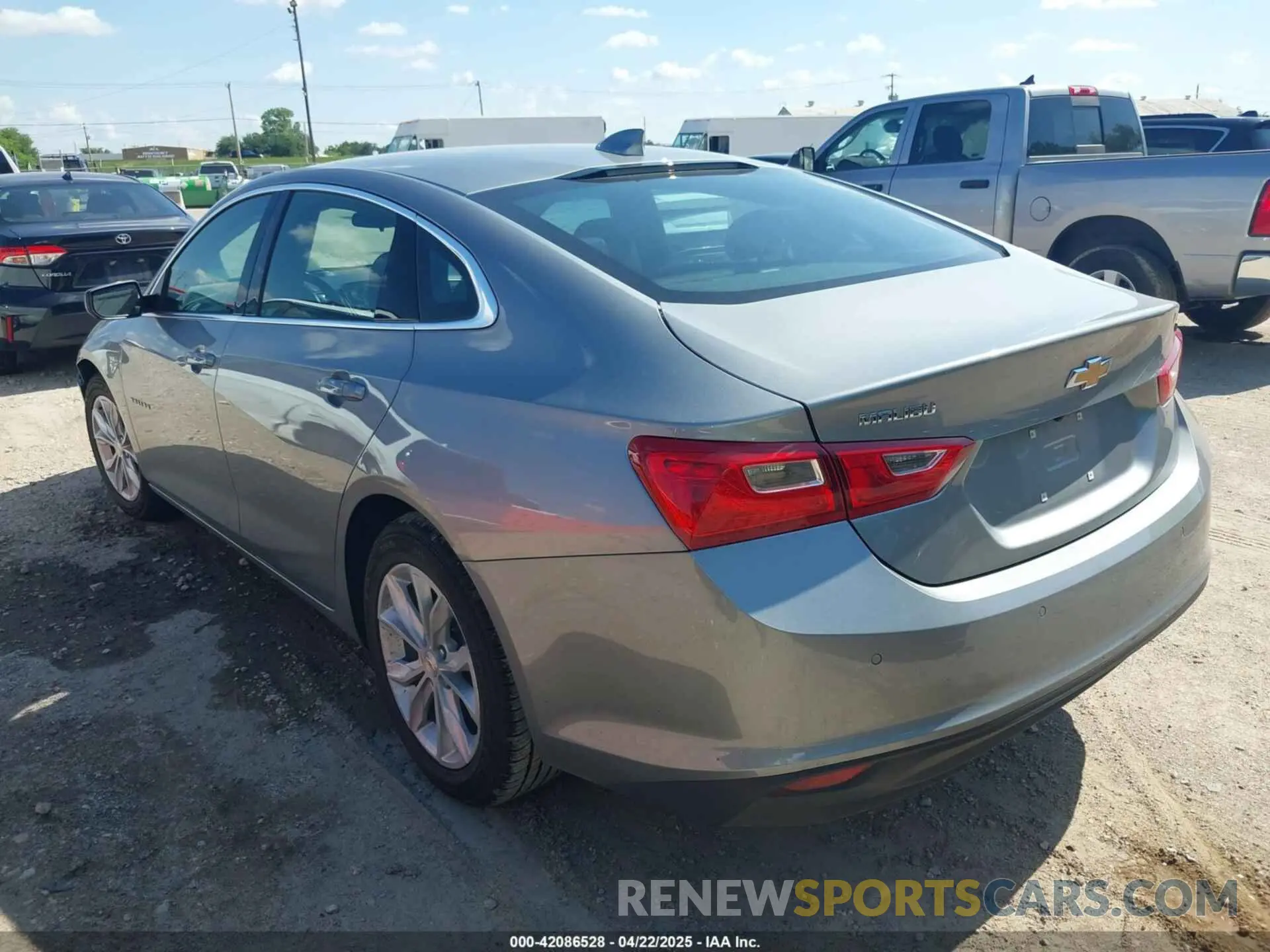 3 fotografías del automóvil dañado 1G1ZD5STXSF118615 CHEVROLET MALIBU 2025