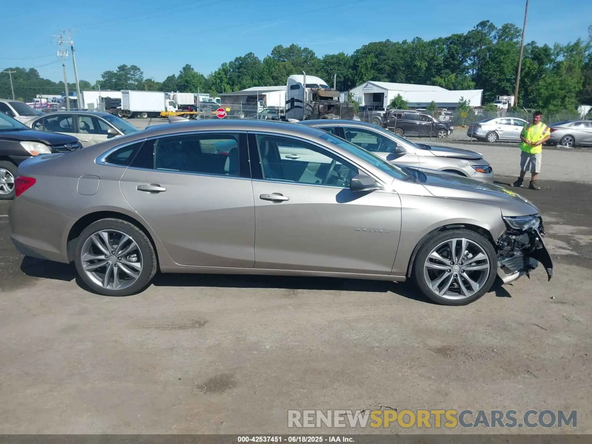 13 fotografías del automóvil dañado 1G1ZD5STXSF147693 CHEVROLET MALIBU 2025