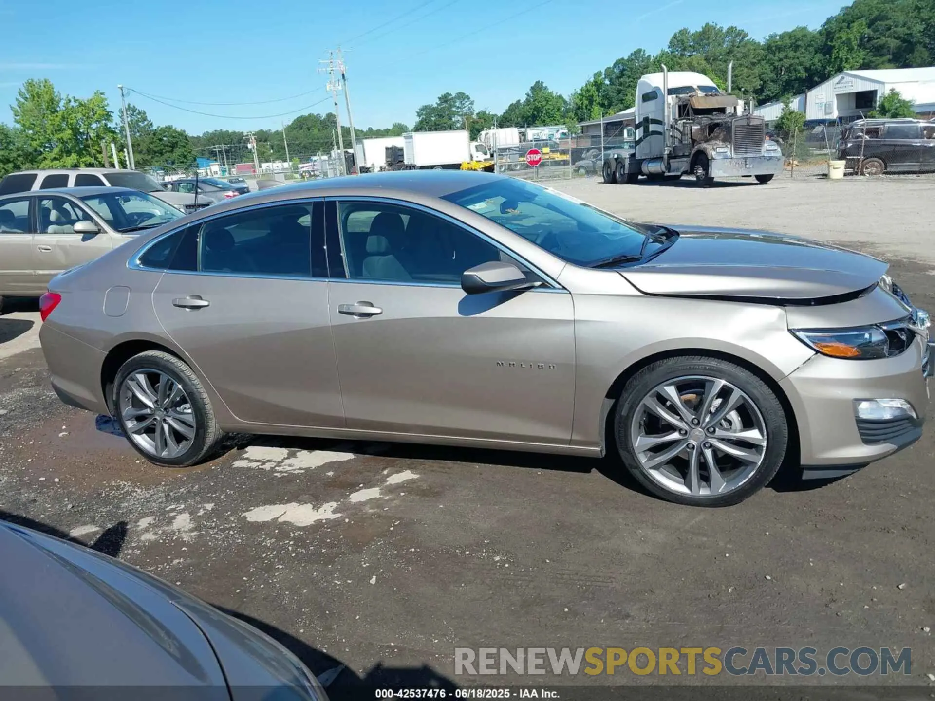 13 fotografías del automóvil dañado 1G1ZD5STXSF154238 CHEVROLET MALIBU 2025