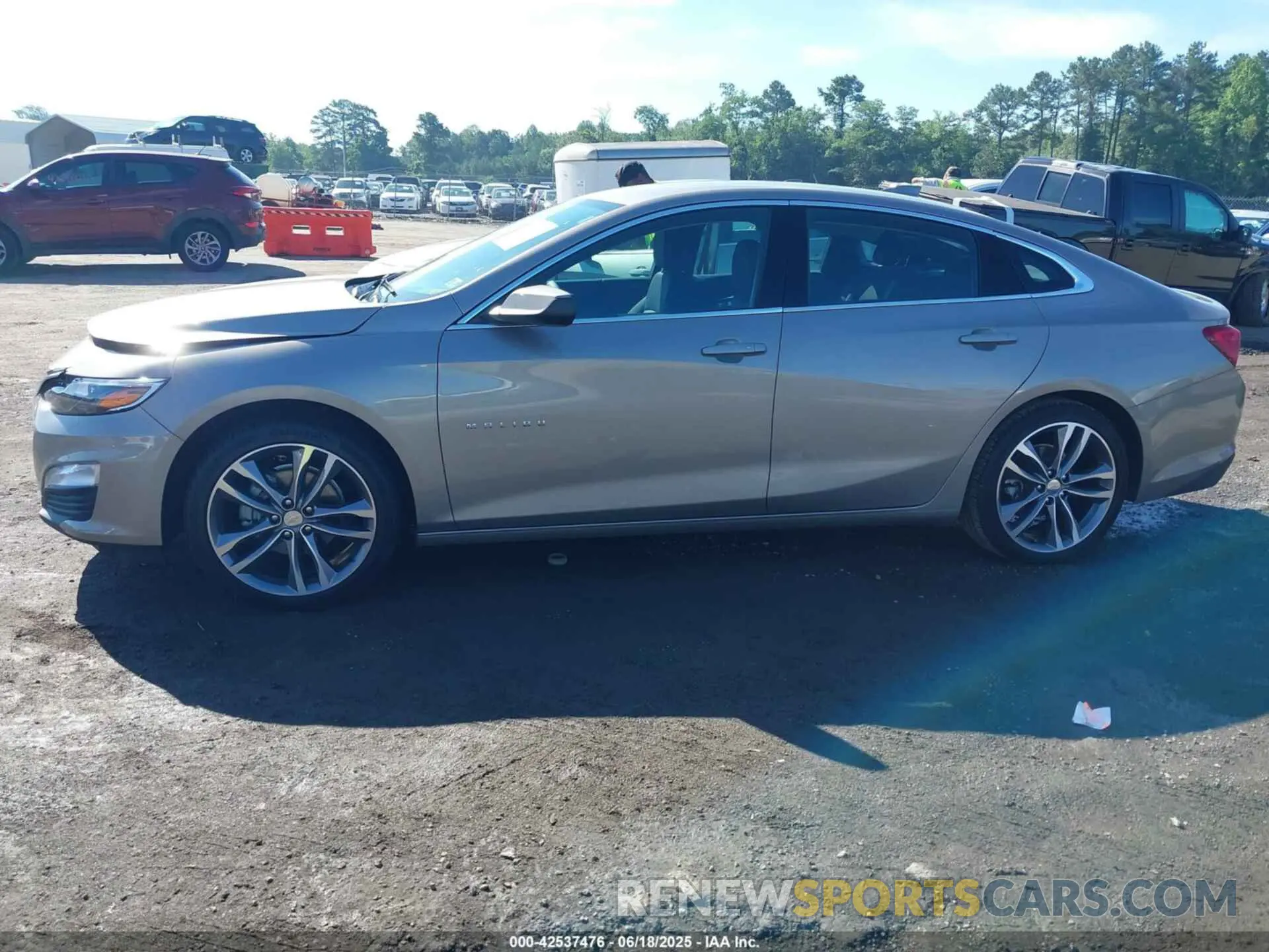 14 fotografías del automóvil dañado 1G1ZD5STXSF154238 CHEVROLET MALIBU 2025