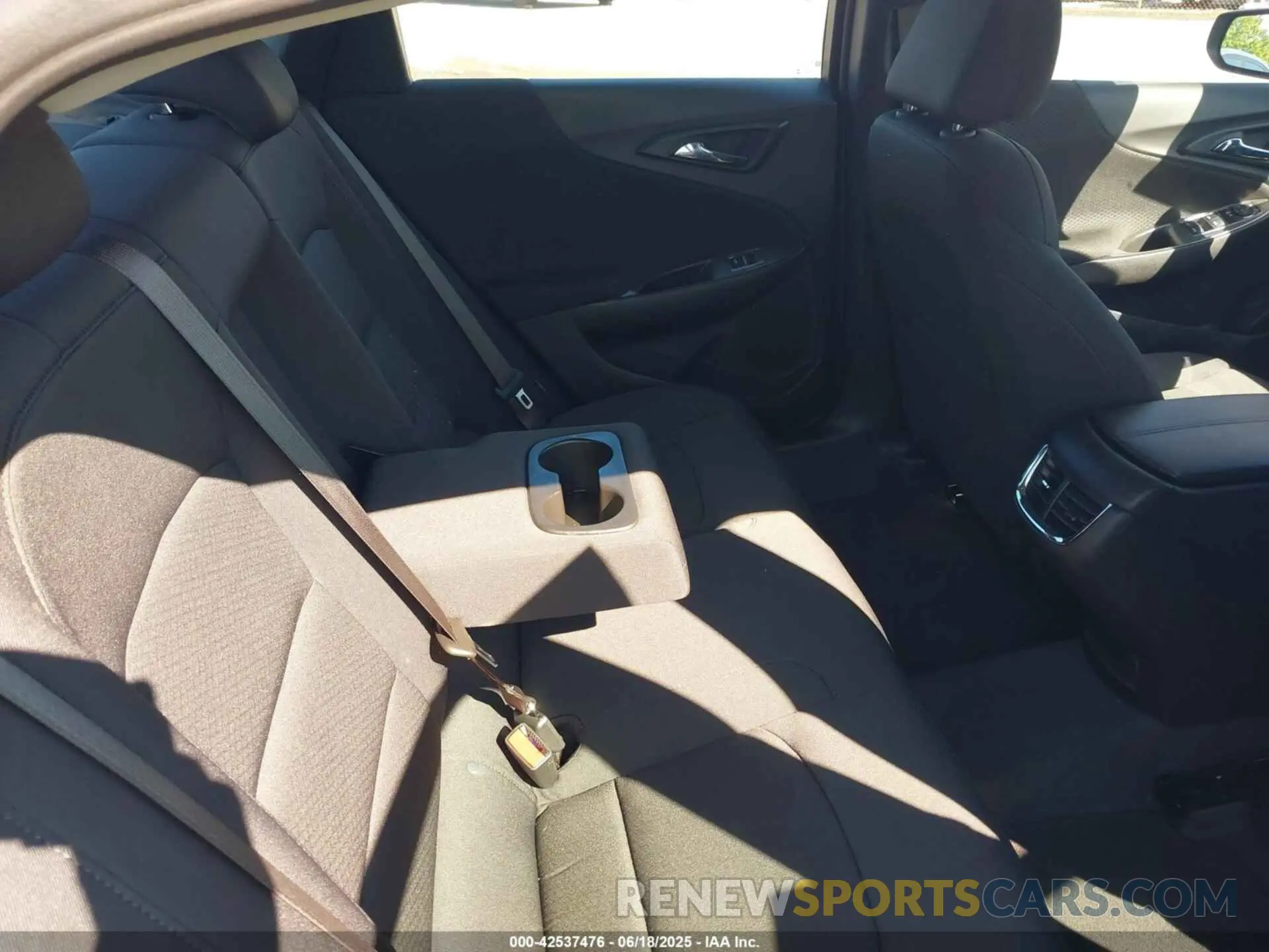 8 fotografías del automóvil dañado 1G1ZD5STXSF154238 CHEVROLET MALIBU 2025