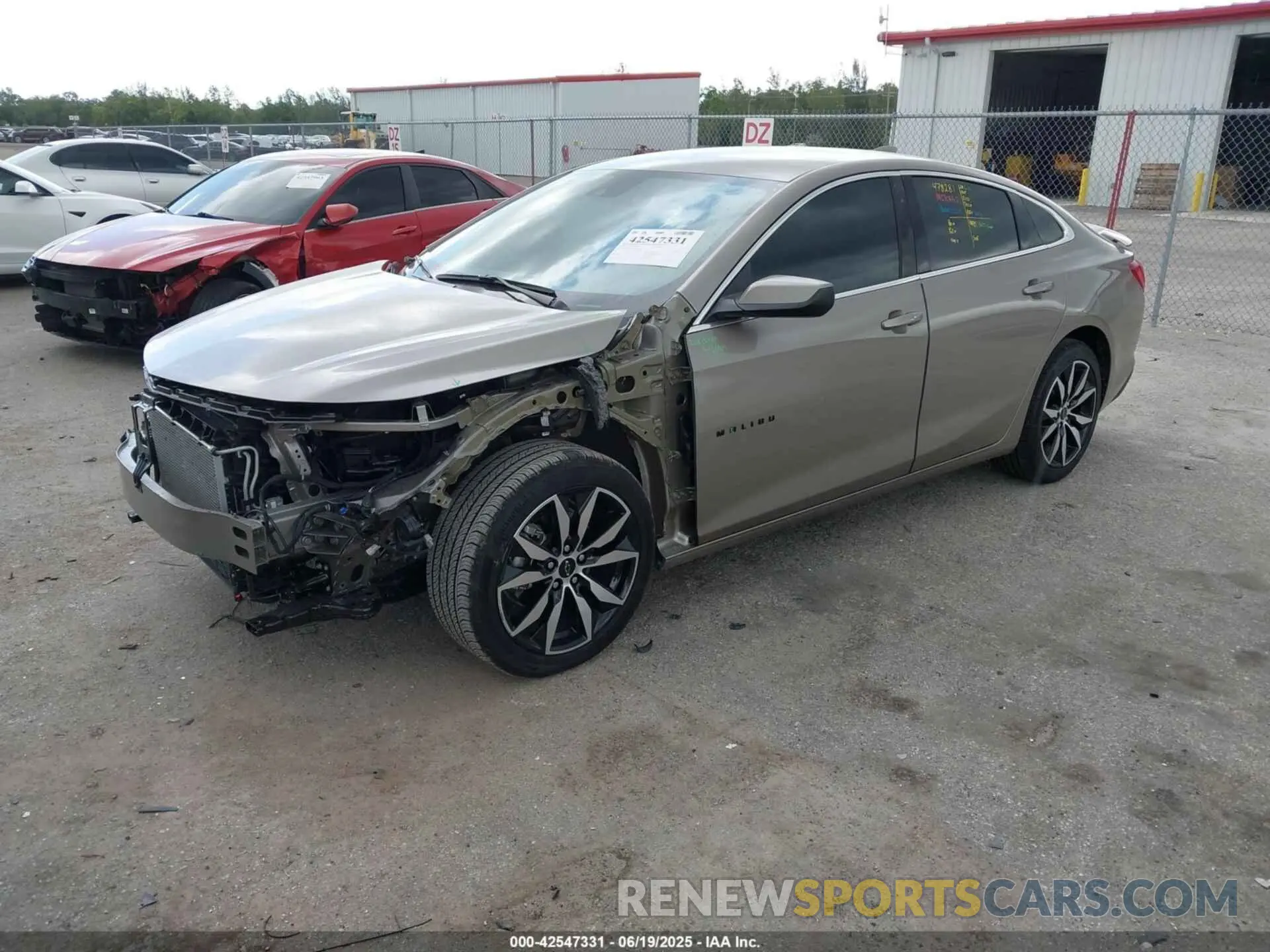 2 fotografías del automóvil dañado 1G1ZG5STXSF137401 CHEVROLET MALIBU 2025
