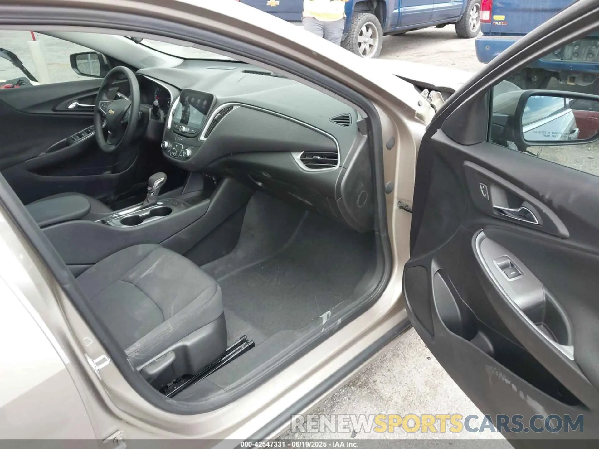 5 fotografías del automóvil dañado 1G1ZG5STXSF137401 CHEVROLET MALIBU 2025