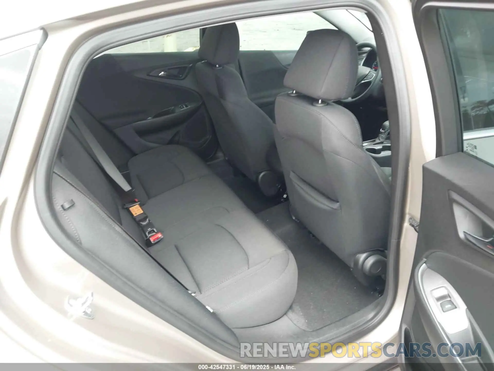 8 fotografías del automóvil dañado 1G1ZG5STXSF137401 CHEVROLET MALIBU 2025