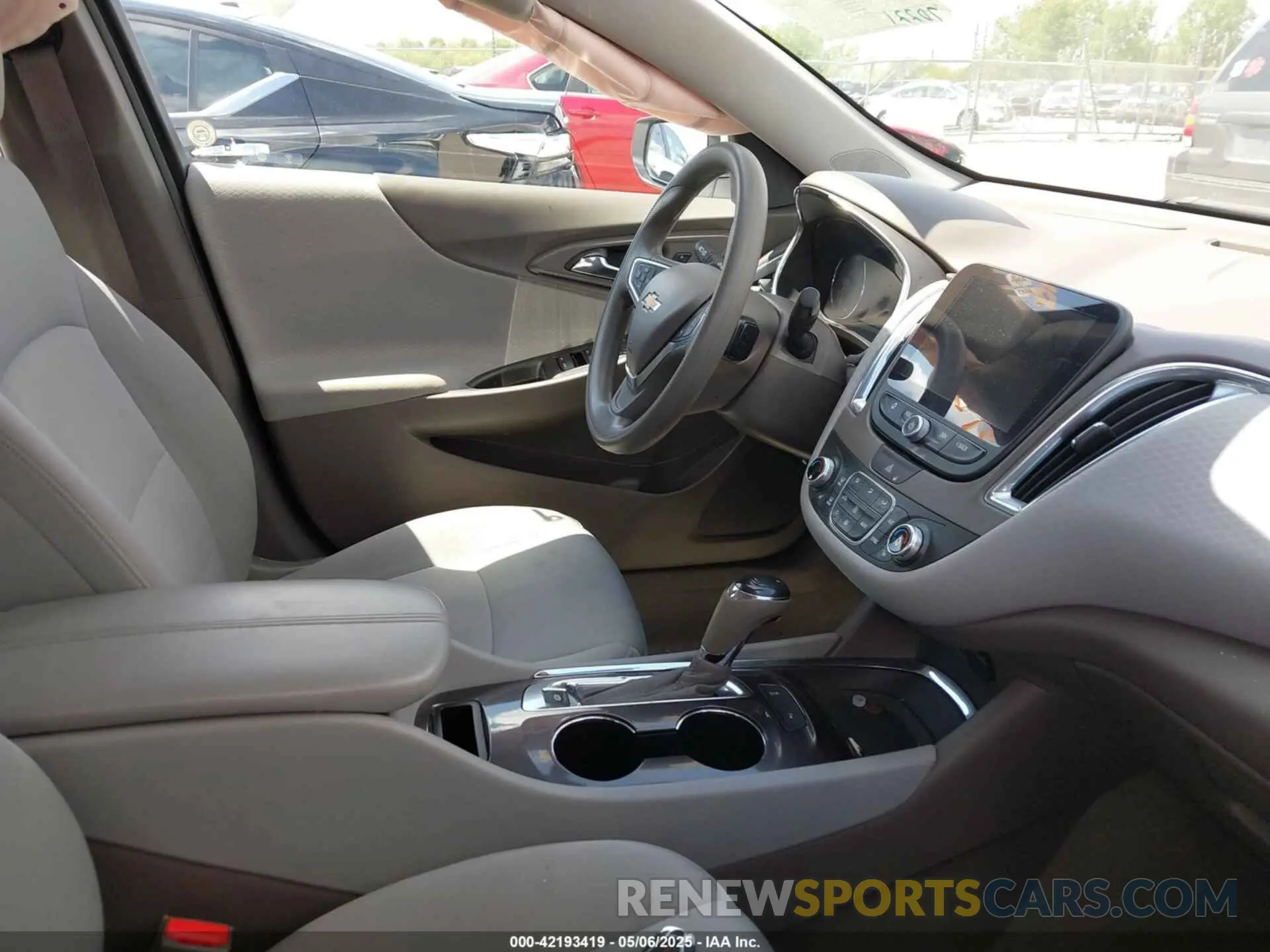5 fotografías del automóvil dañado 1G1ZF5SU6KF179978 CHEVROLET MALIBU HYBRID 2019