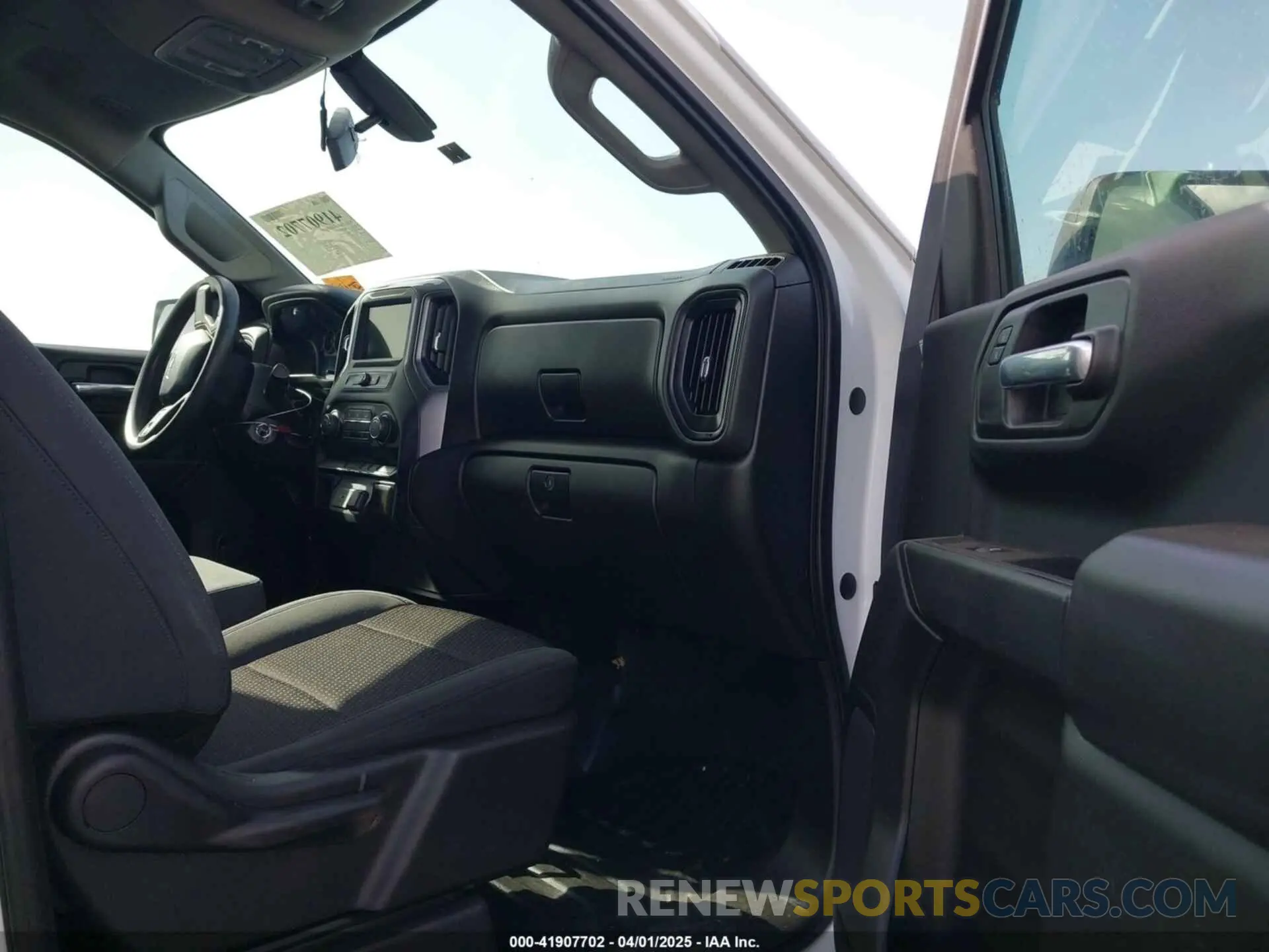 5 fotografías del automóvil dañado 1GCPWAEF5KZ385084 CHEVROLET SILVERADO 1500 2019