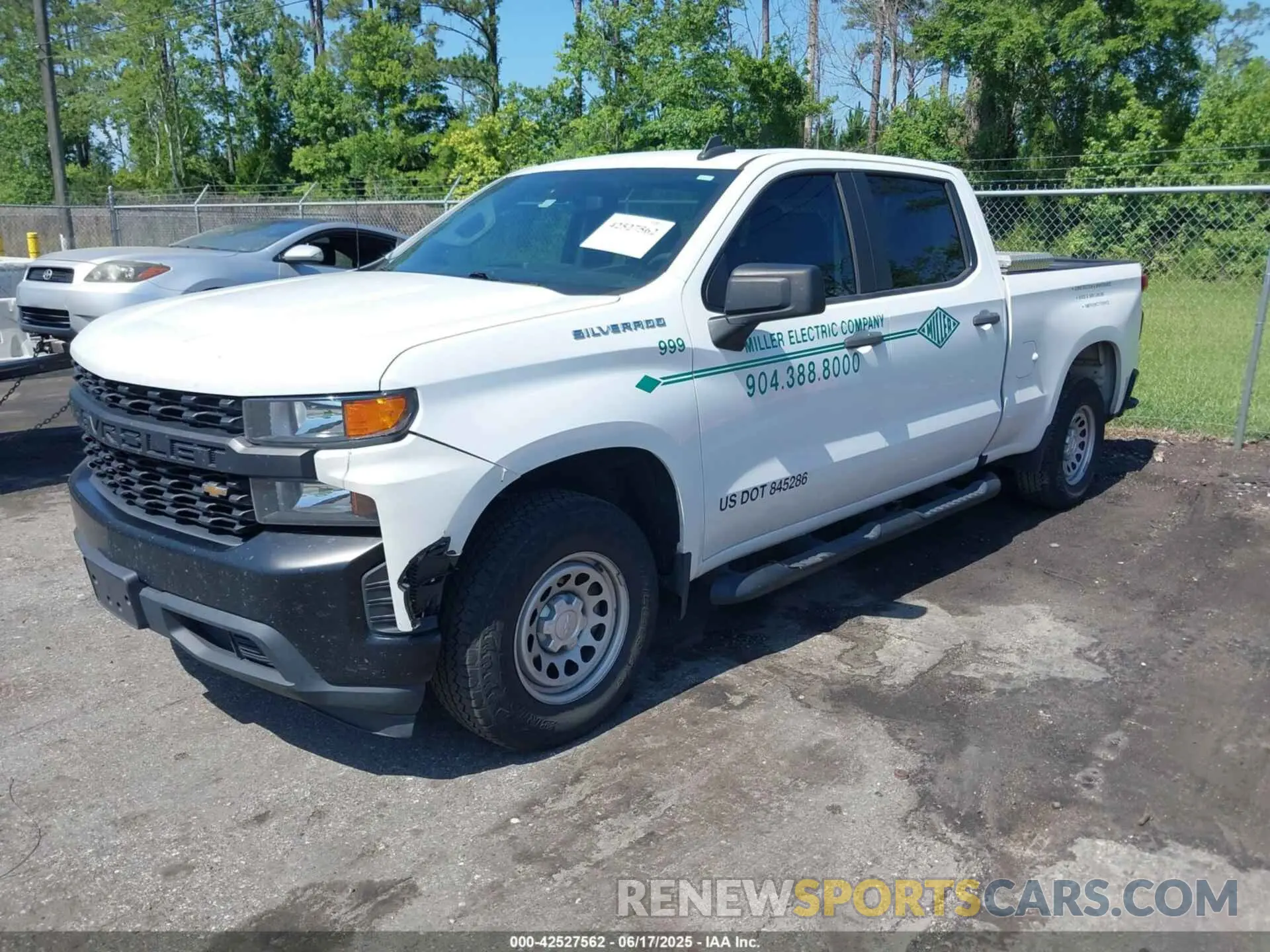 2 fotografías del automóvil dañado 1GCPWAEF8KZ363824 CHEVROLET SILVERADO 1500 2019