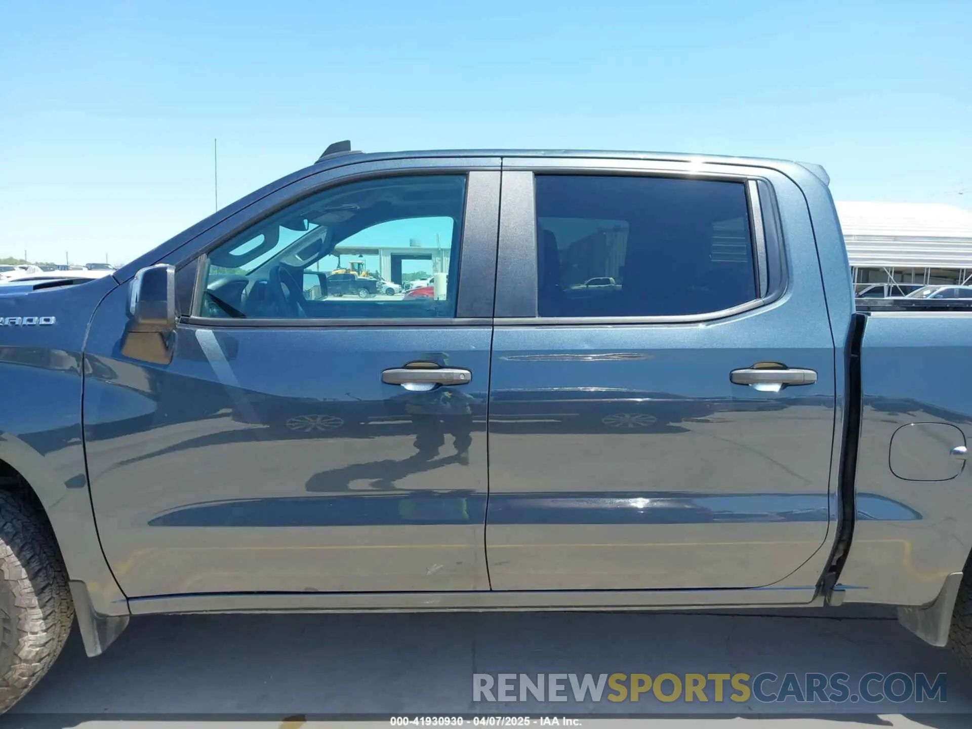 14 fotografías del automóvil dañado 1GCPYAEH0KZ421243 CHEVROLET SILVERADO 1500 2019