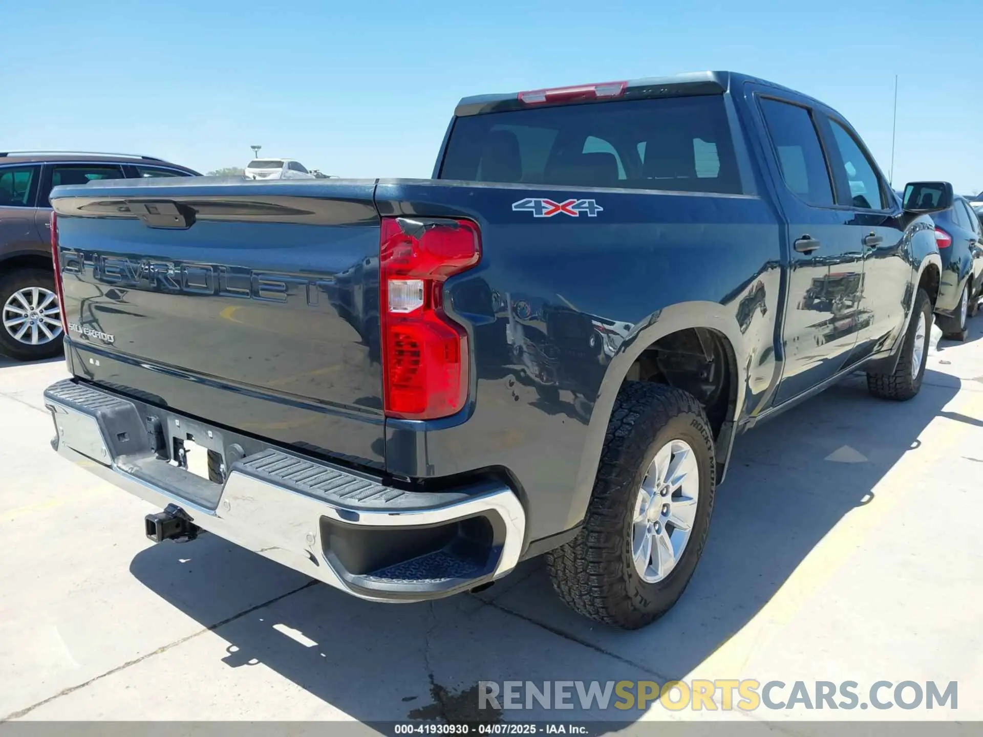 4 fotografías del automóvil dañado 1GCPYAEH0KZ421243 CHEVROLET SILVERADO 1500 2019