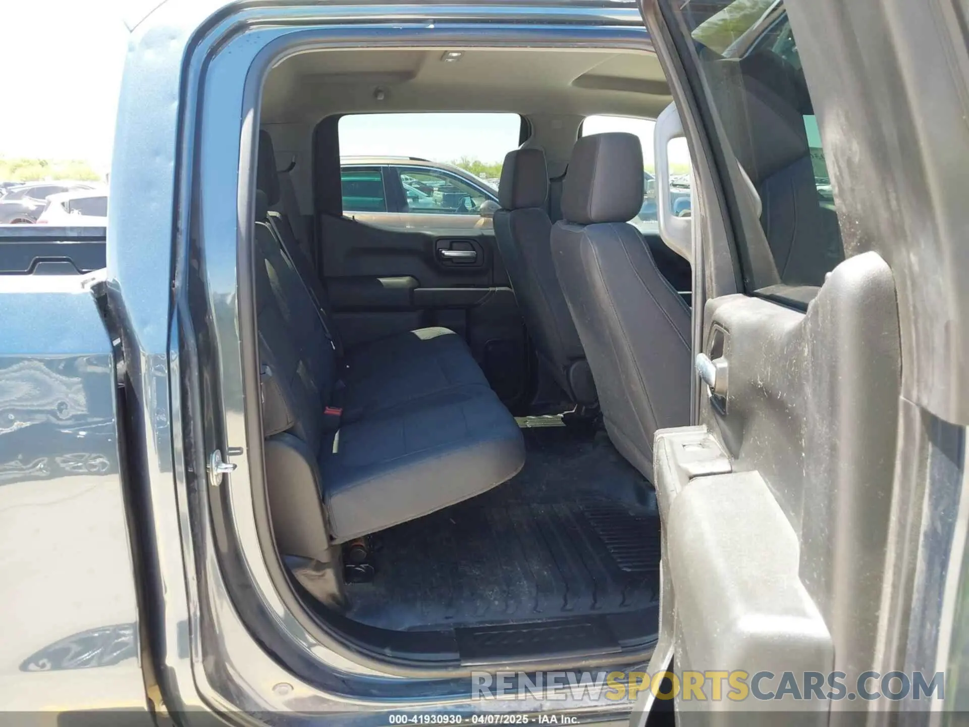 8 fotografías del automóvil dañado 1GCPYAEH0KZ421243 CHEVROLET SILVERADO 1500 2019