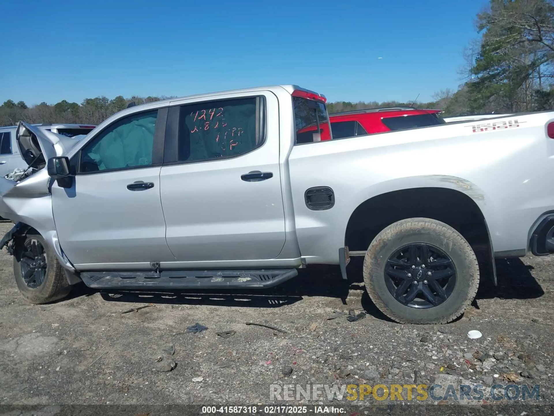 13 fotografías del automóvil dañado 1GCPYFED2KZ234242 CHEVROLET SILVERADO 1500 2019