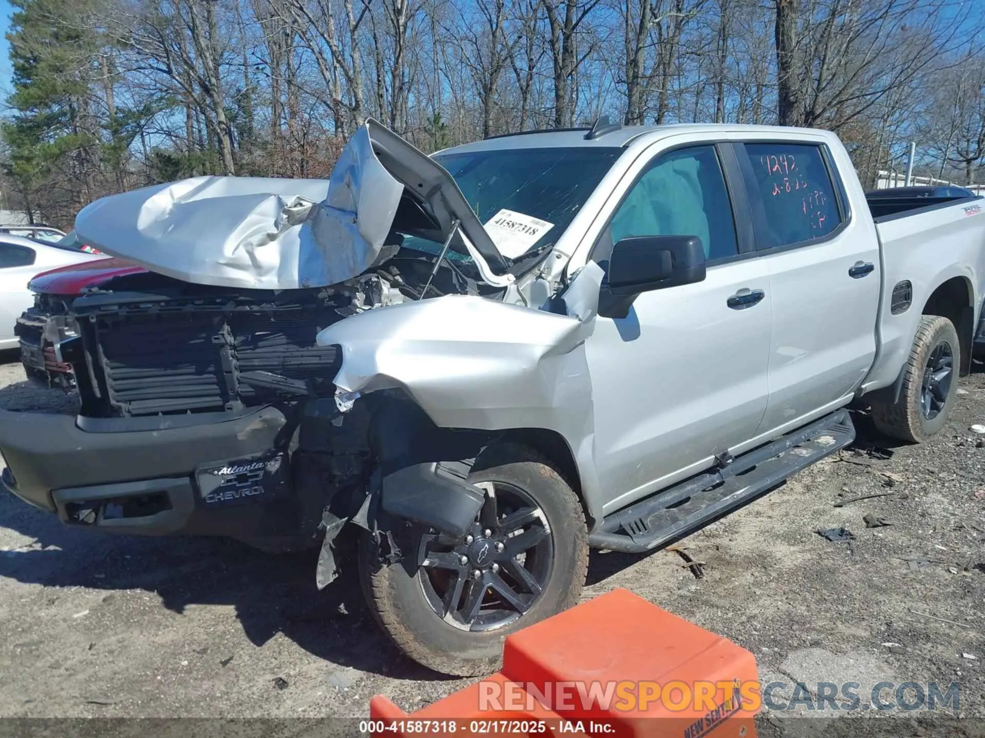 2 fotografías del automóvil dañado 1GCPYFED2KZ234242 CHEVROLET SILVERADO 1500 2019