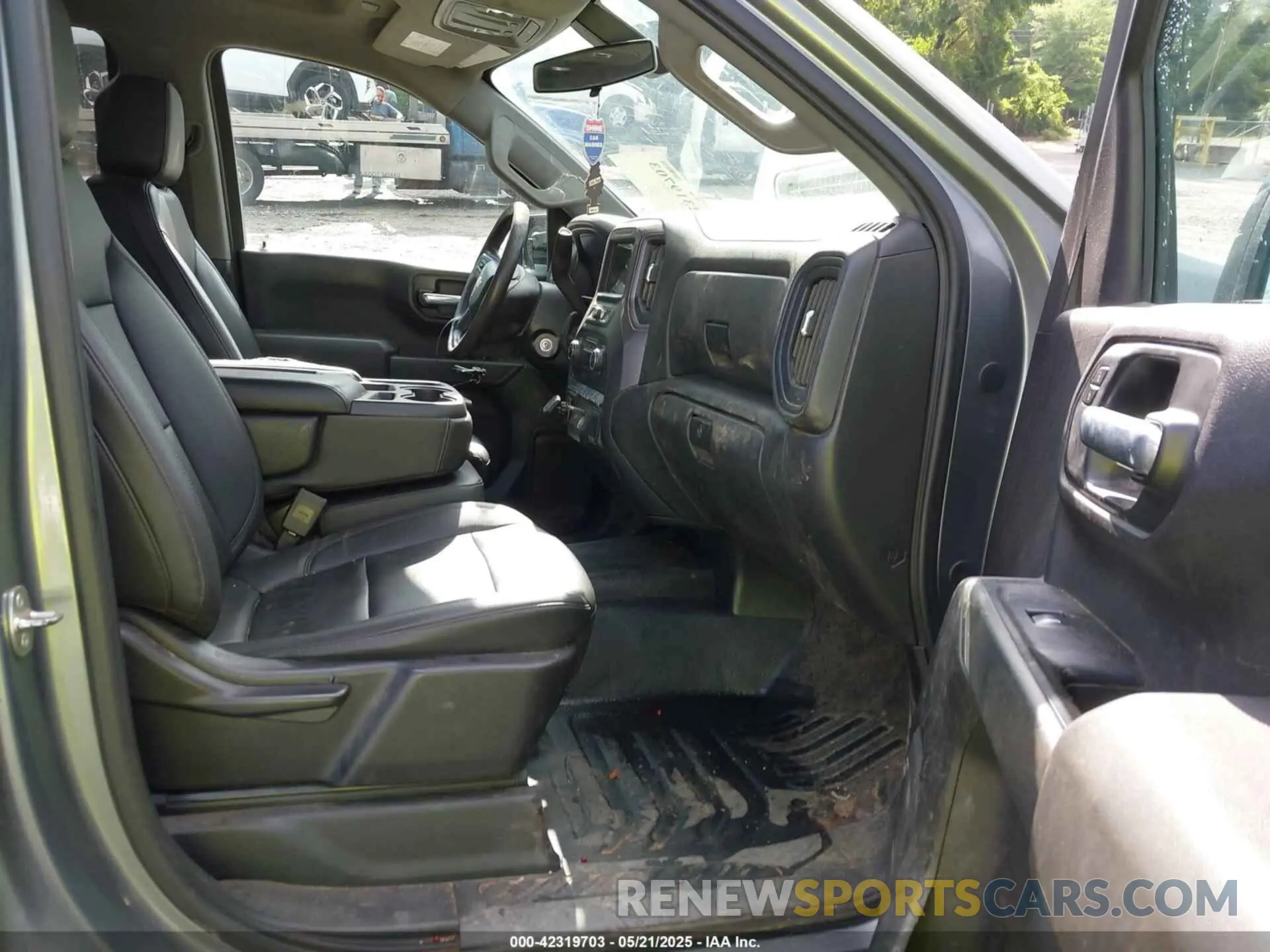 5 fotografías del automóvil dañado 1GCRWAEHXKZ328938 CHEVROLET SILVERADO 1500 2019