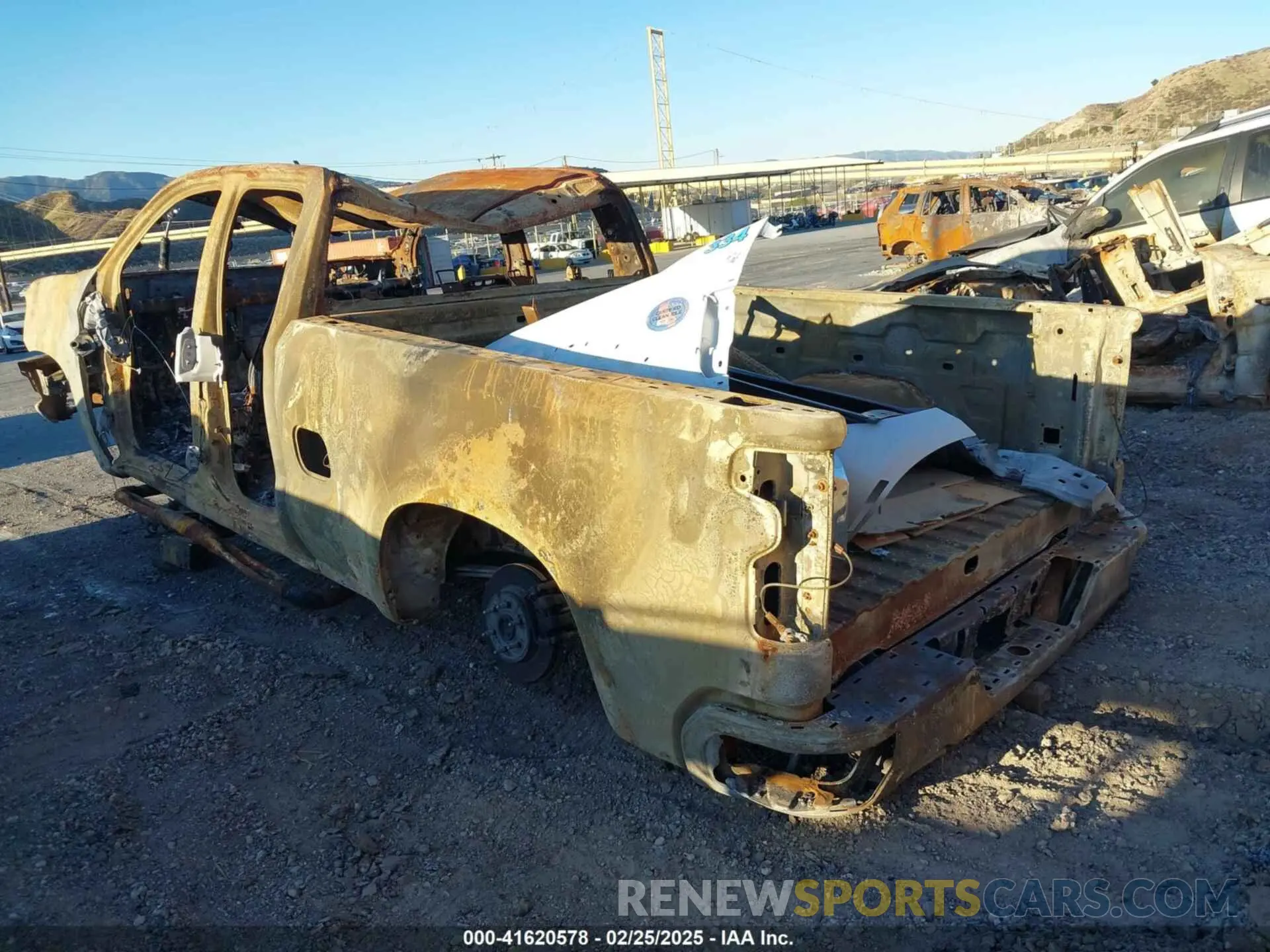 3 fotografías del automóvil dañado 1GCRWBEF5KZ334943 CHEVROLET SILVERADO 1500 2019