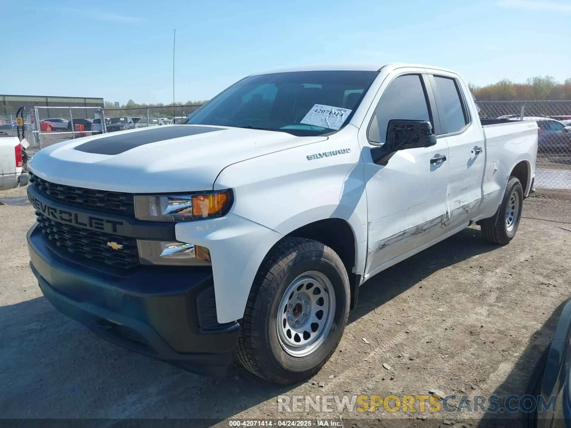 2 fotografías del automóvil dañado 1GCRYAEH0KZ337755 CHEVROLET SILVERADO 1500 2019