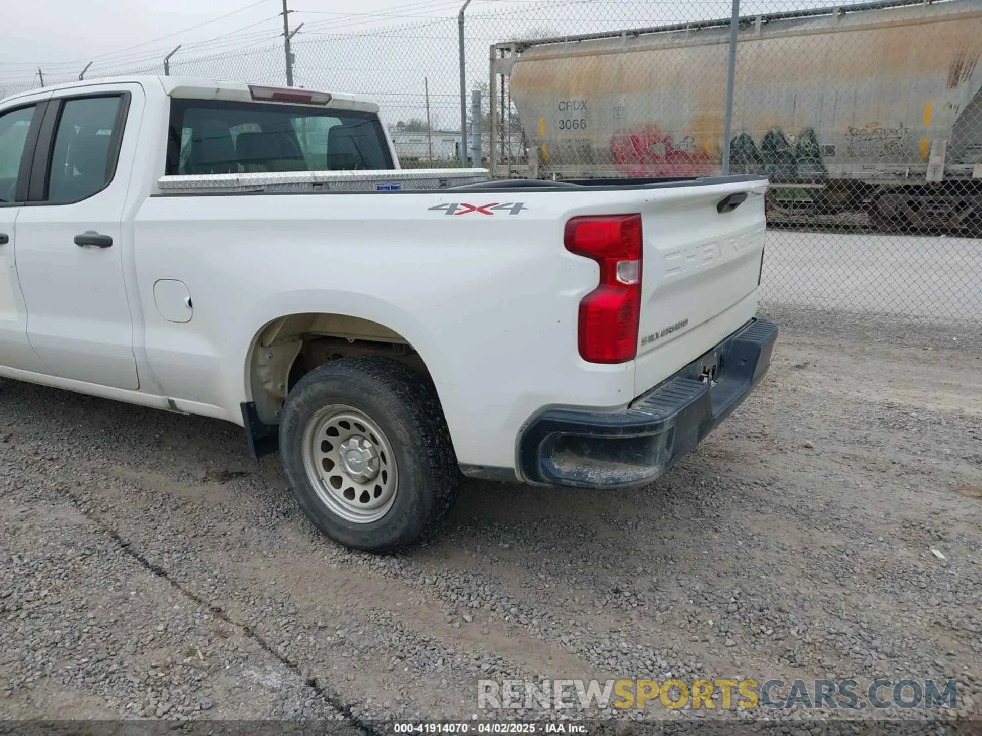 3 fotografías del automóvil dañado 1GCRYAEH5KZ209446 CHEVROLET SILVERADO 1500 2019