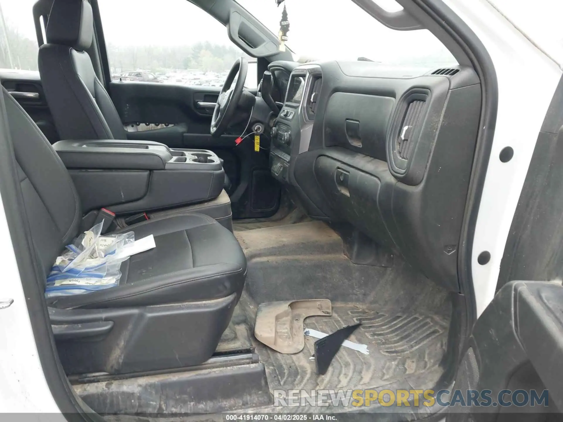 5 fotografías del automóvil dañado 1GCRYAEH5KZ209446 CHEVROLET SILVERADO 1500 2019