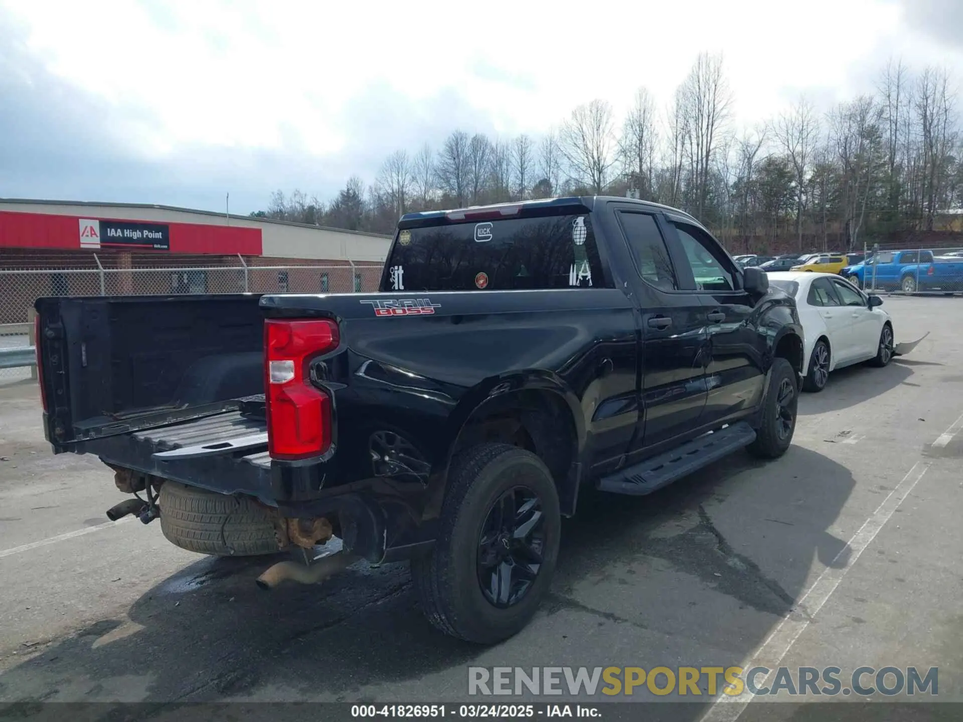 4 fotografías del automóvil dañado 1GCRYCEF0KZ235480 CHEVROLET SILVERADO 1500 2019