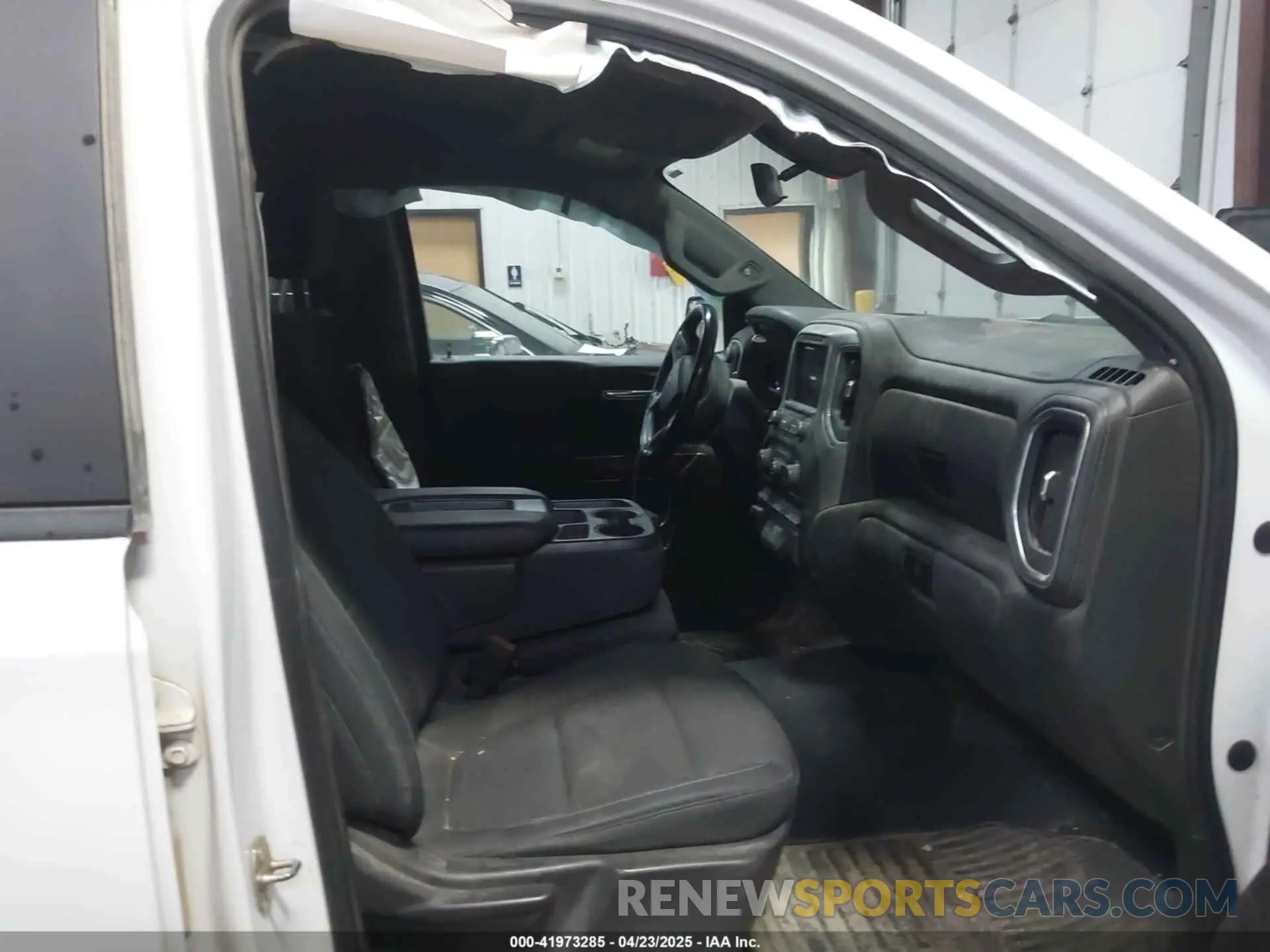 5 fotografías del automóvil dañado 1GCRYDED6KZ317993 CHEVROLET SILVERADO 1500 2019