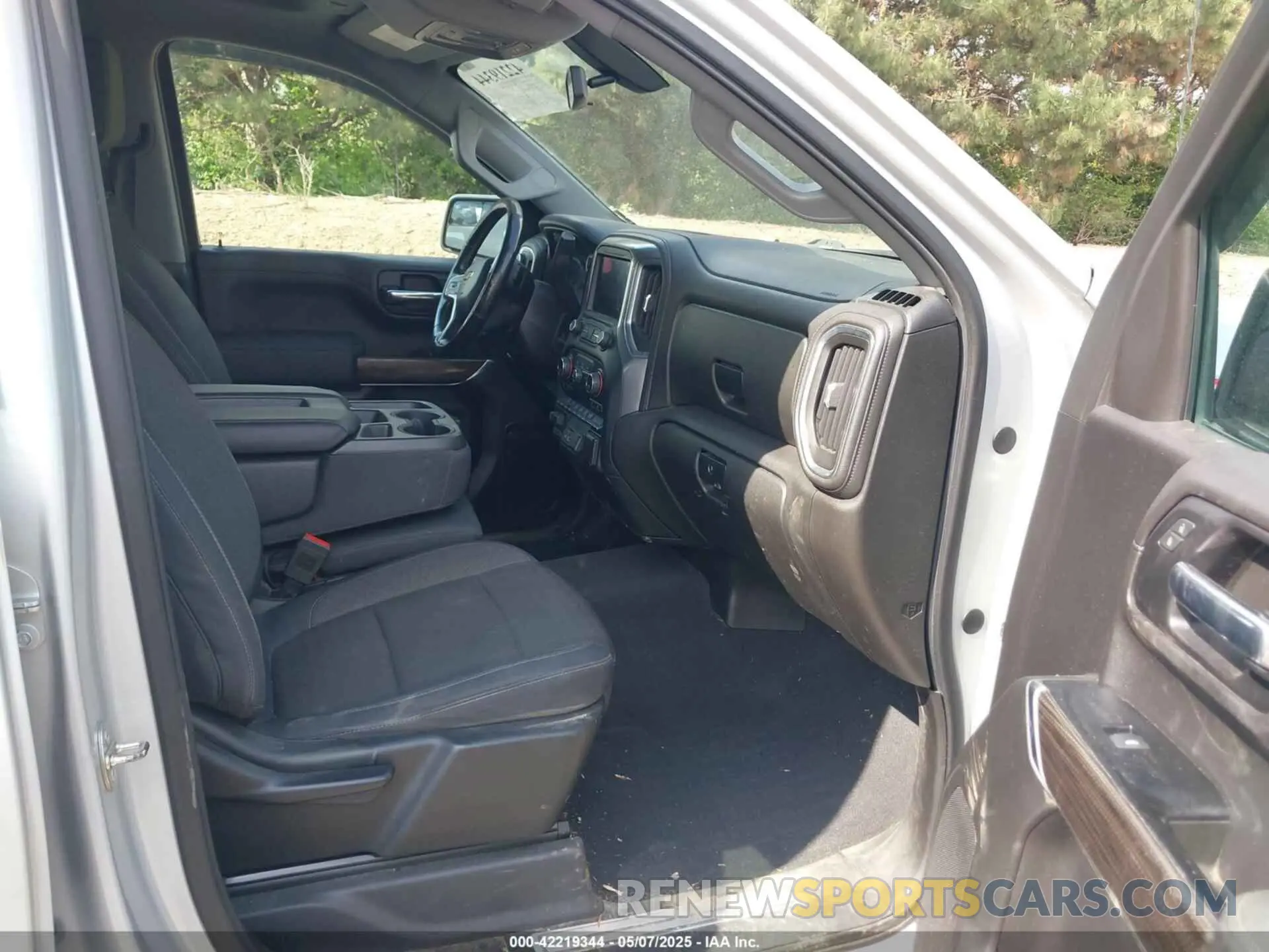 5 fotografías del automóvil dañado 1GCRYDED6KZ354204 CHEVROLET SILVERADO 1500 2019