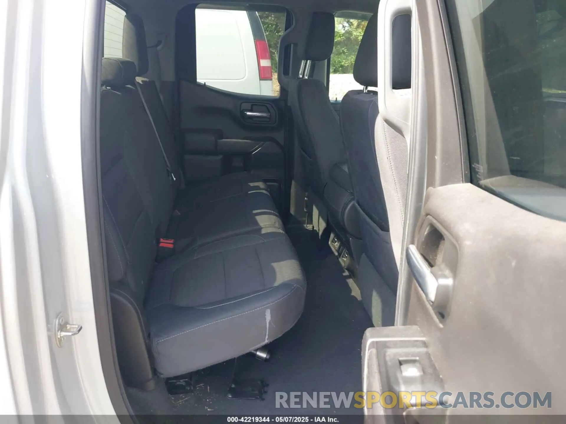 8 fotografías del automóvil dañado 1GCRYDED6KZ354204 CHEVROLET SILVERADO 1500 2019