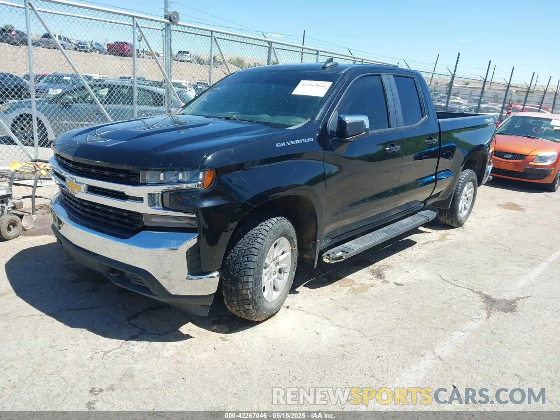 2 fotografías del automóvil dañado 1GCRYDEK6KZ390280 CHEVROLET SILVERADO 1500 2019