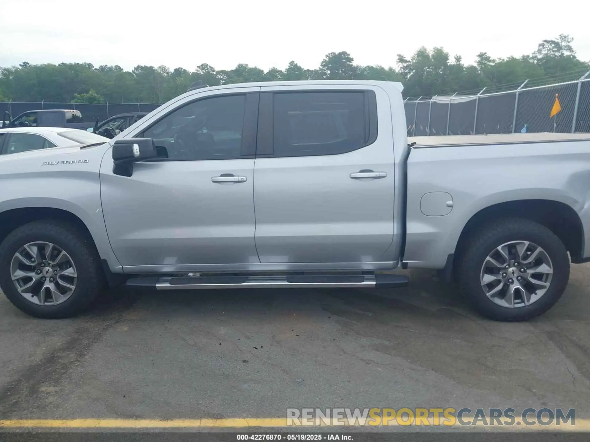 14 fotografías del automóvil dañado 1GCUWDED8KZ112529 CHEVROLET SILVERADO 1500 2019