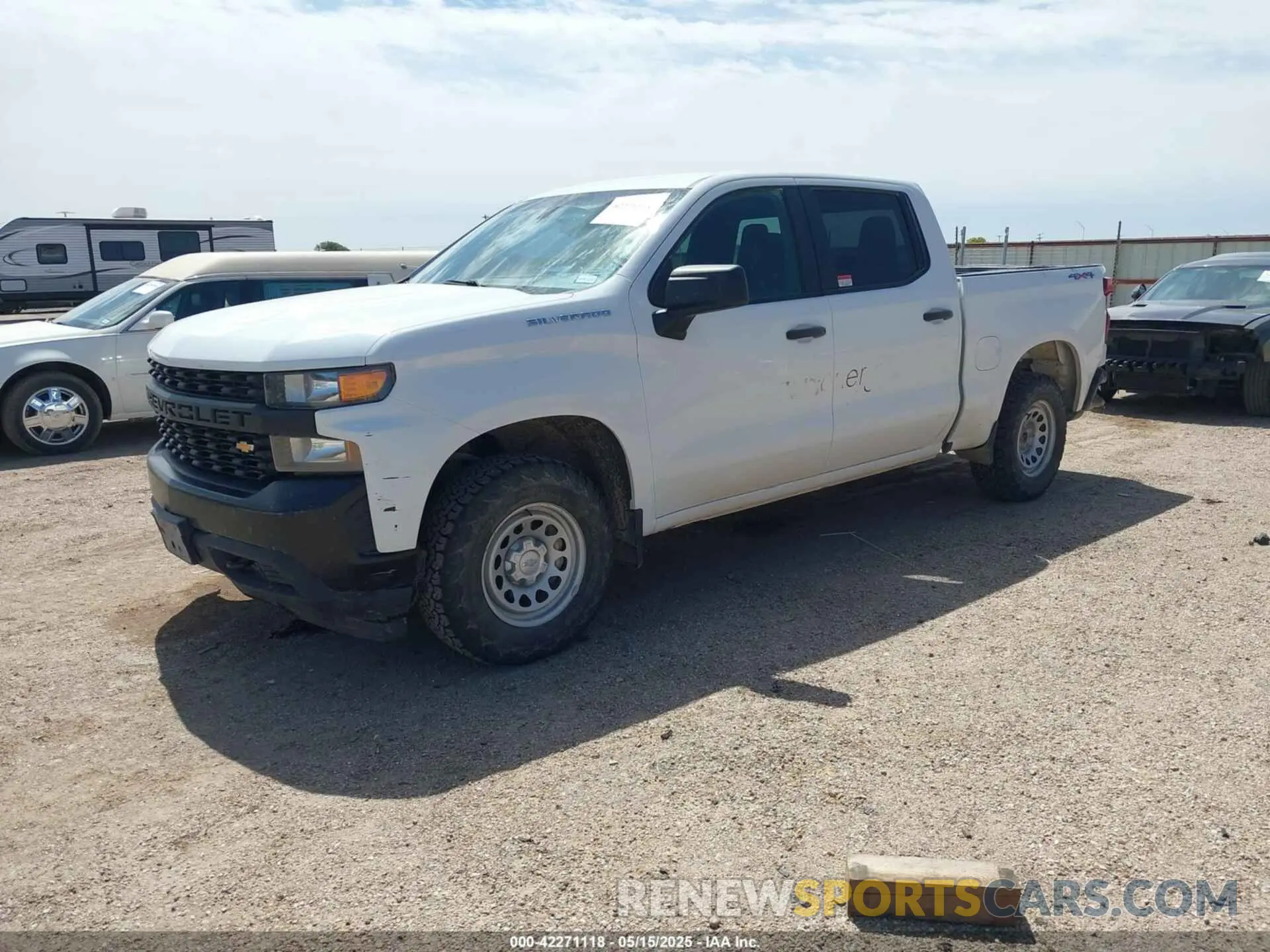 2 fotografías del automóvil dañado 1GCUYAEF3KZ309246 CHEVROLET SILVERADO 1500 2019