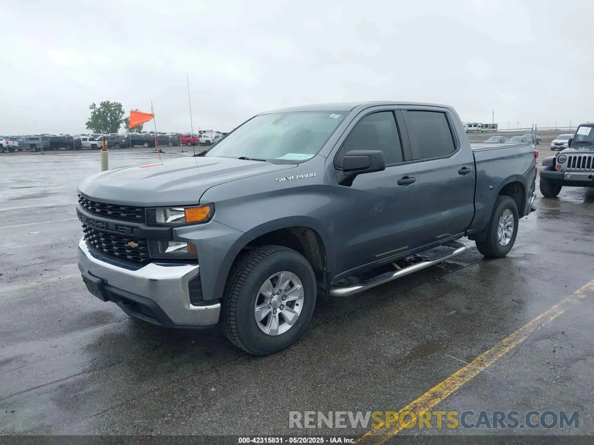 2 fotografías del automóvil dañado 1GCUYAEF3KZ323471 CHEVROLET SILVERADO 1500 2019